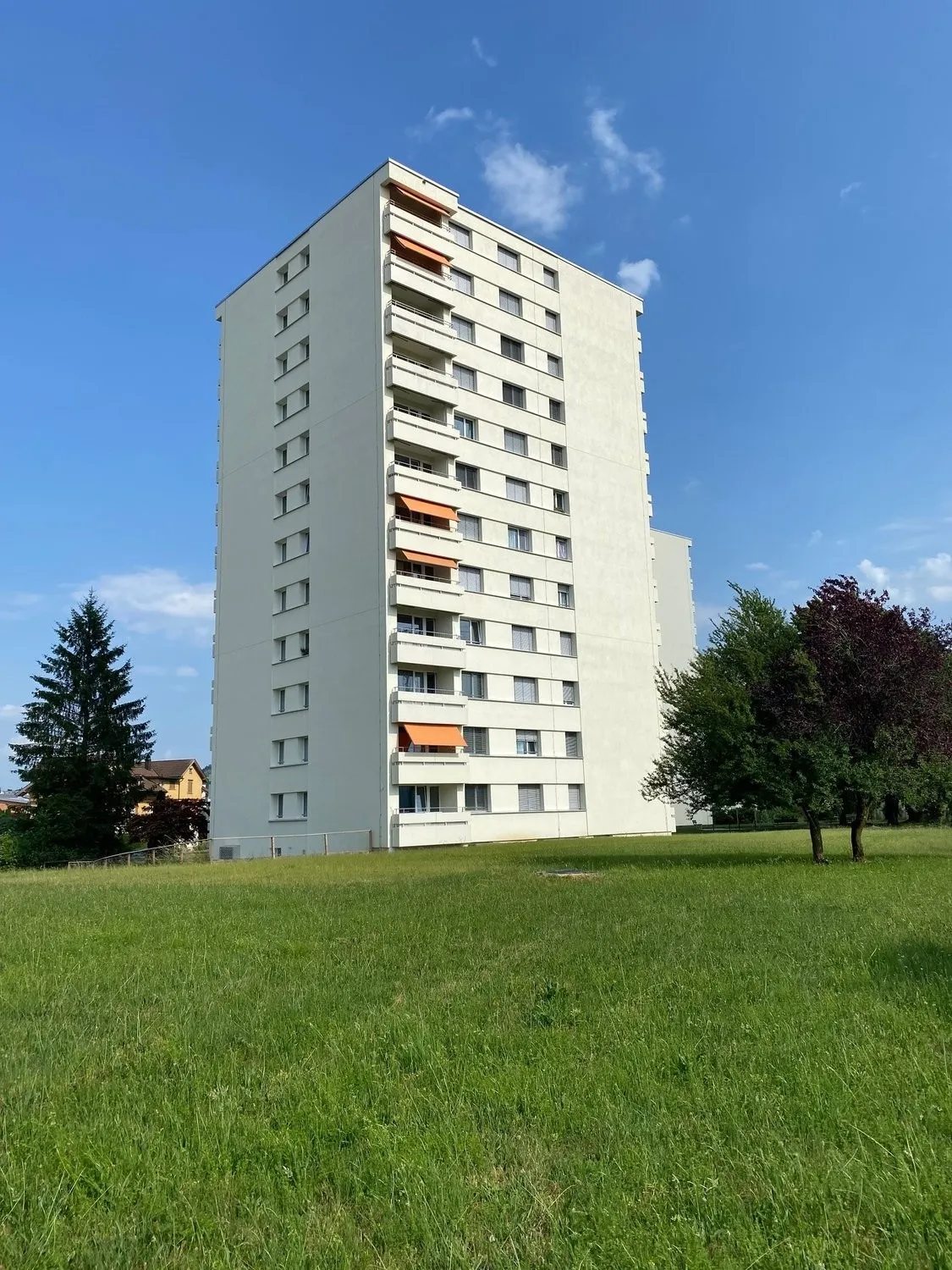 Die Gelegenheit! Moderne 2.5 Z-Wohnung mit Balkon und Aussicht