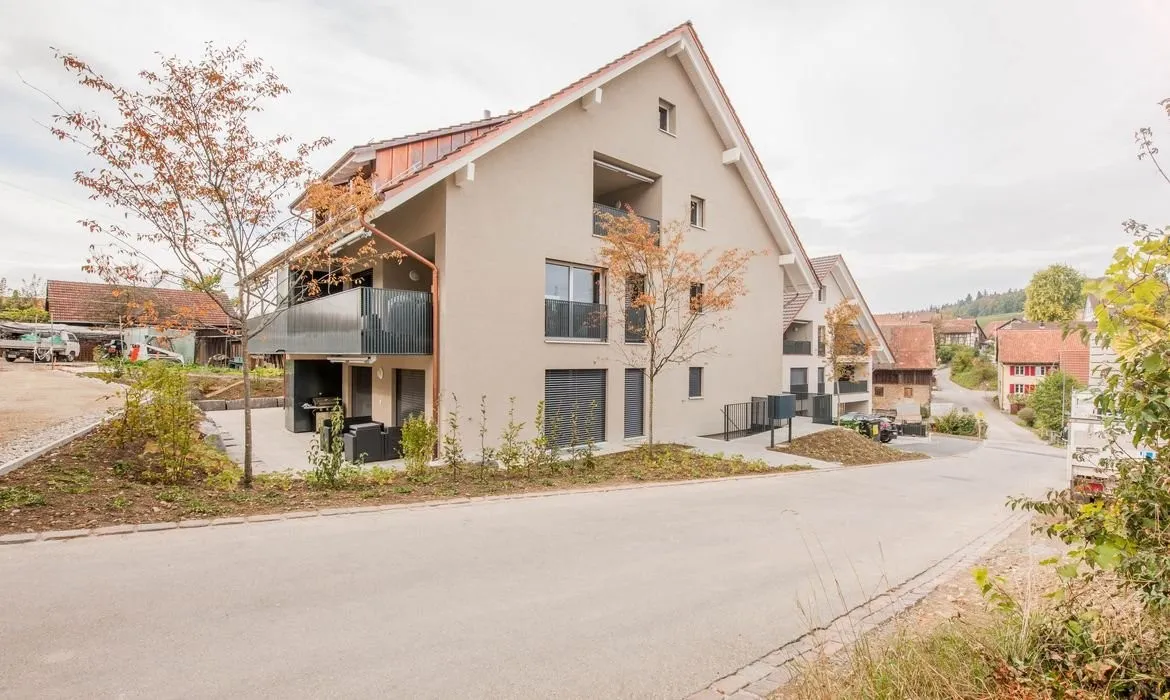 Gelegenheit! Moderne 4.5 Z-Wohnung mit Balkon, an ruhiger Lage