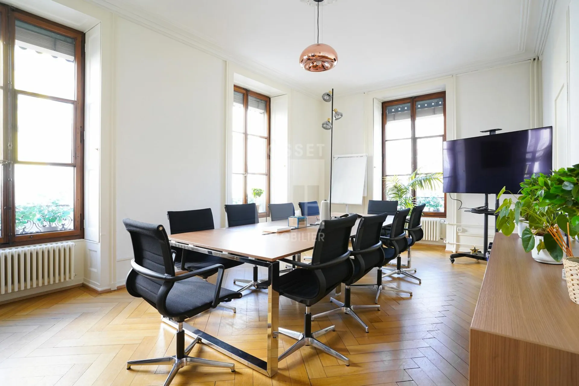 Bureaux d'env. 159 m² au 1er étage