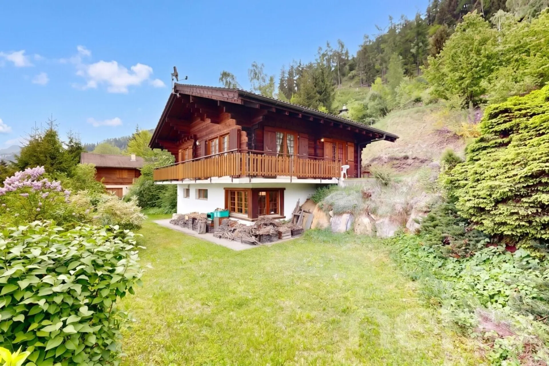 Authentique chalet en madrier sur les hauteurs de Grône