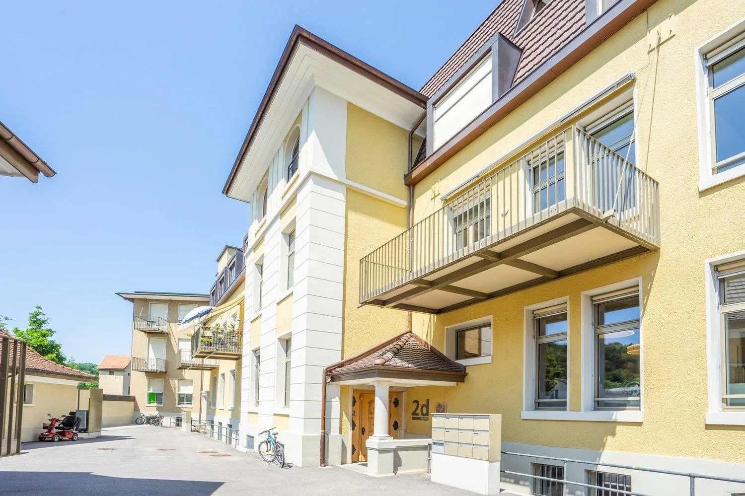 Grosse, loftartige 2.5-Zimmer-Wohnung im Herzen von Laupen