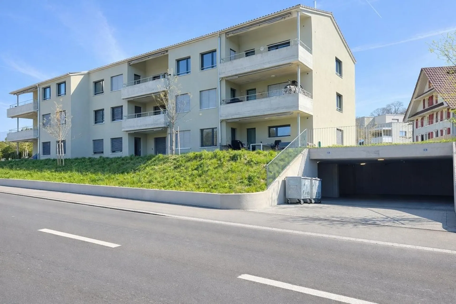 GROSSZÜGIGE 4.5 WOHNUNG IM EIGENTUMSSTANDARD