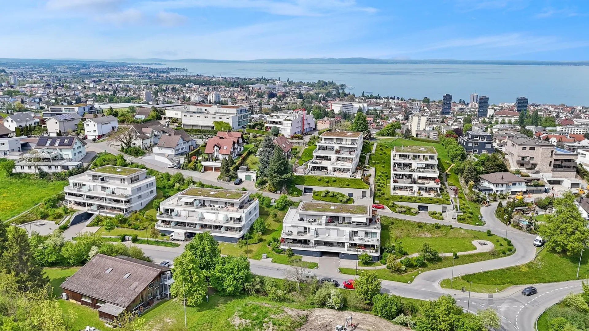 Sonnige 2.5-Zimmer-Wohnung mit 42 m² Terrasse