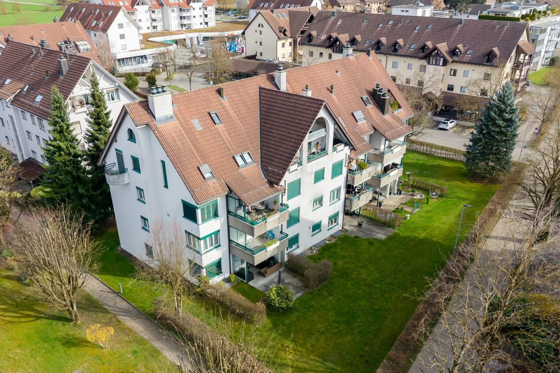 Ältere 4 ½ - Zimmer – Eigentumswohnung an erstklassiger Lage