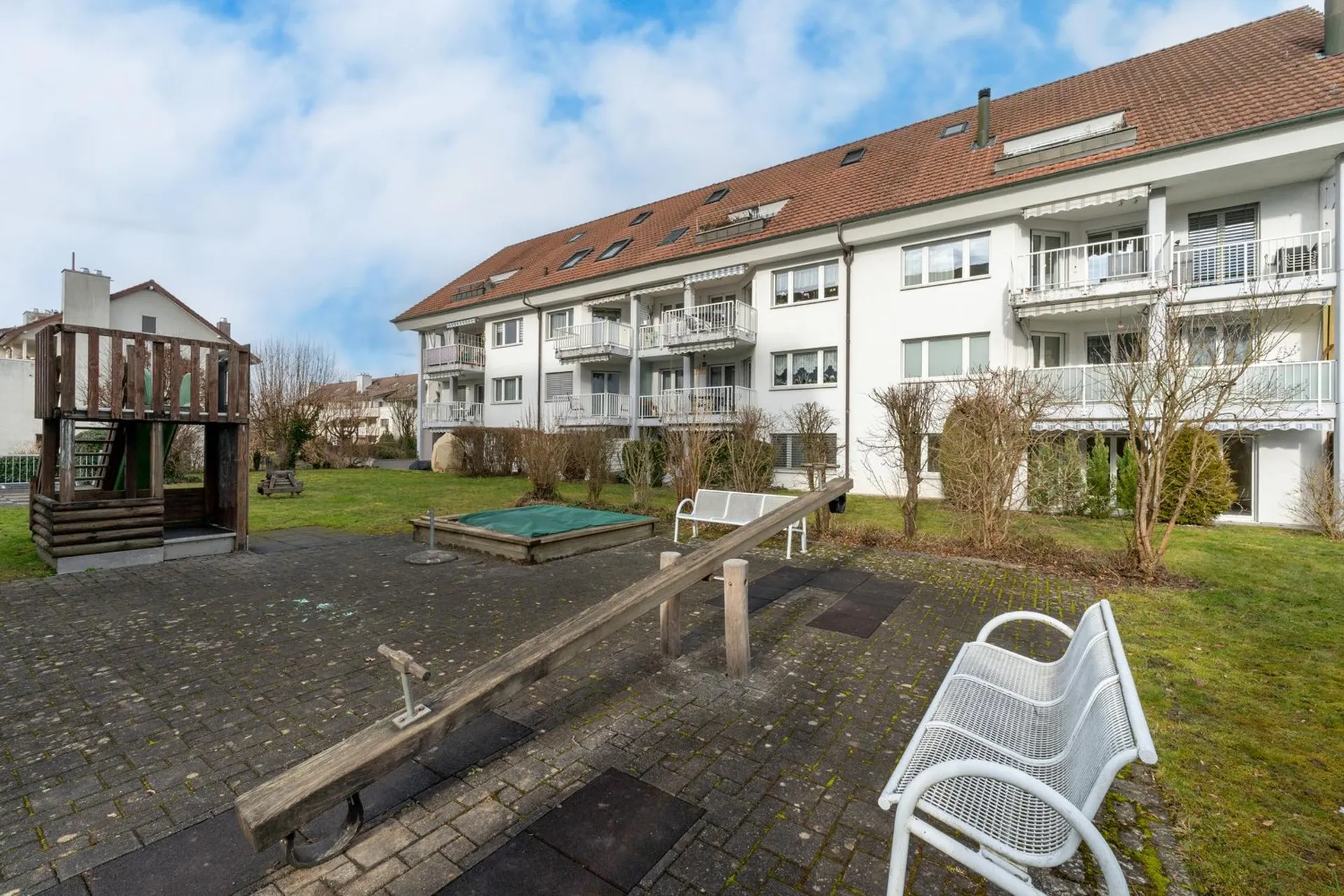 Ältere 4 ½ - Zimmer – Eigentumswohnung in aufstrebendem Wohnquartier