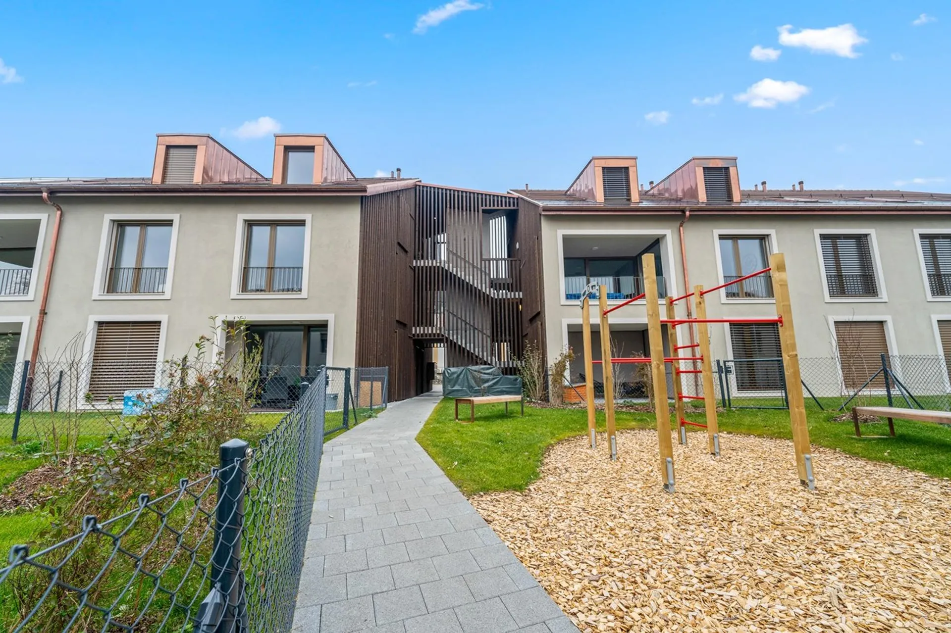 Appartements de 4.5 pièces au rez-de-chaussée avec terrasse et grand jardin à vendre à Gletterens