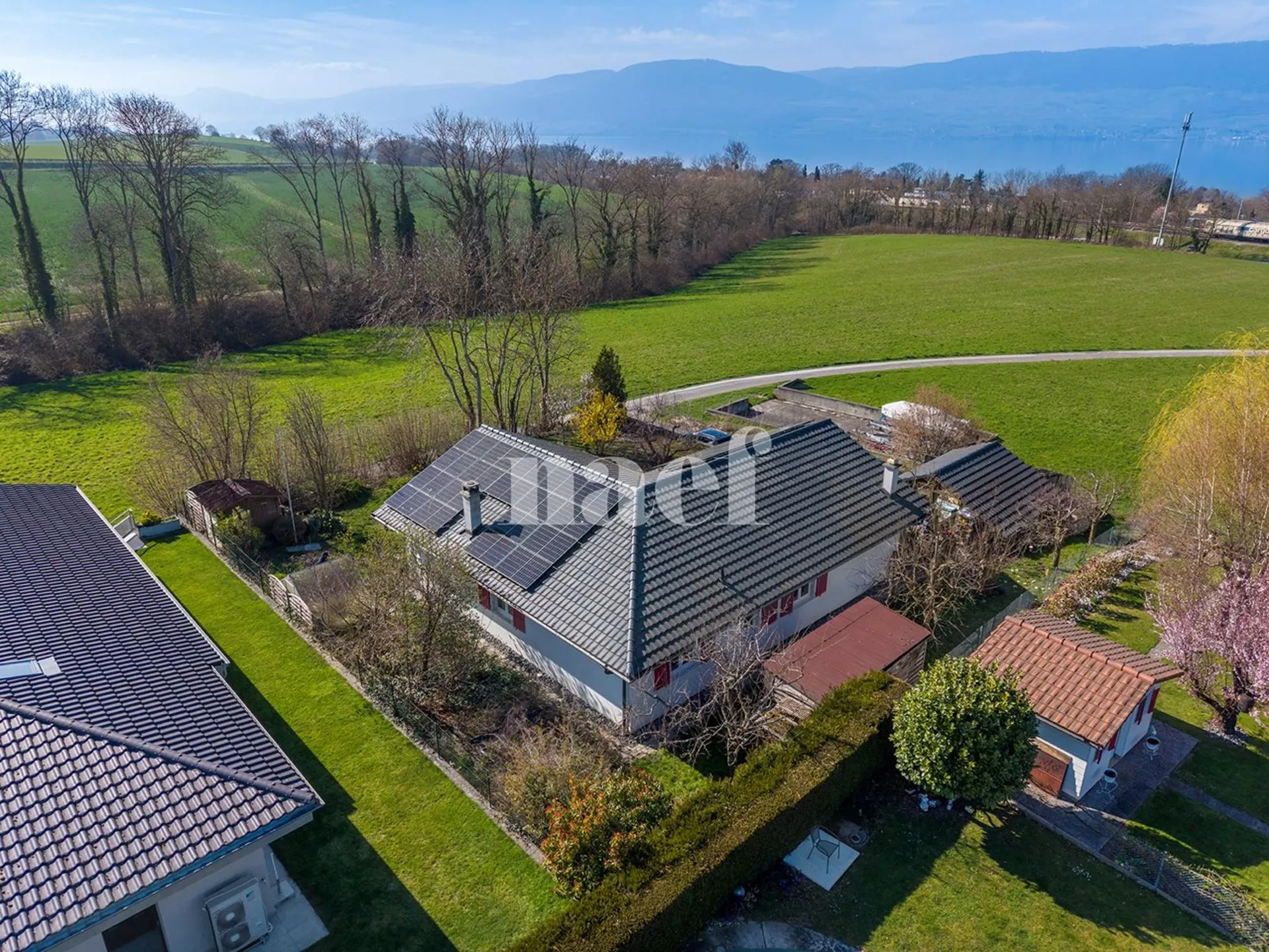 Maison individuelle de 5.5 pièces avec un dégagement sur la campagne à vendre à Estavayer-le-Lac