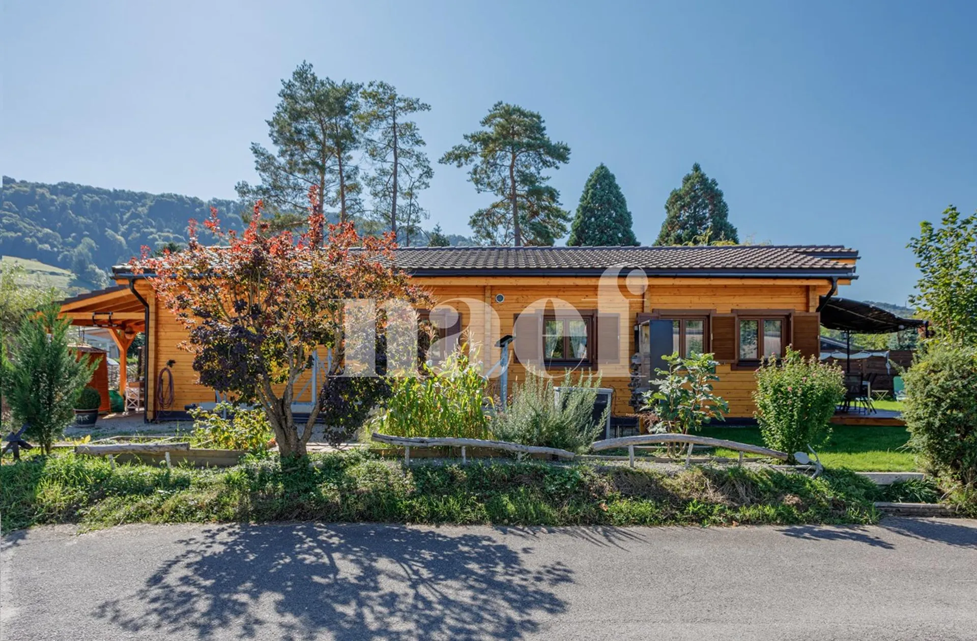 Massivholzhaus mit 3.5 Zimmern, Terrasse und Garten in Cheyres zu verkaufen