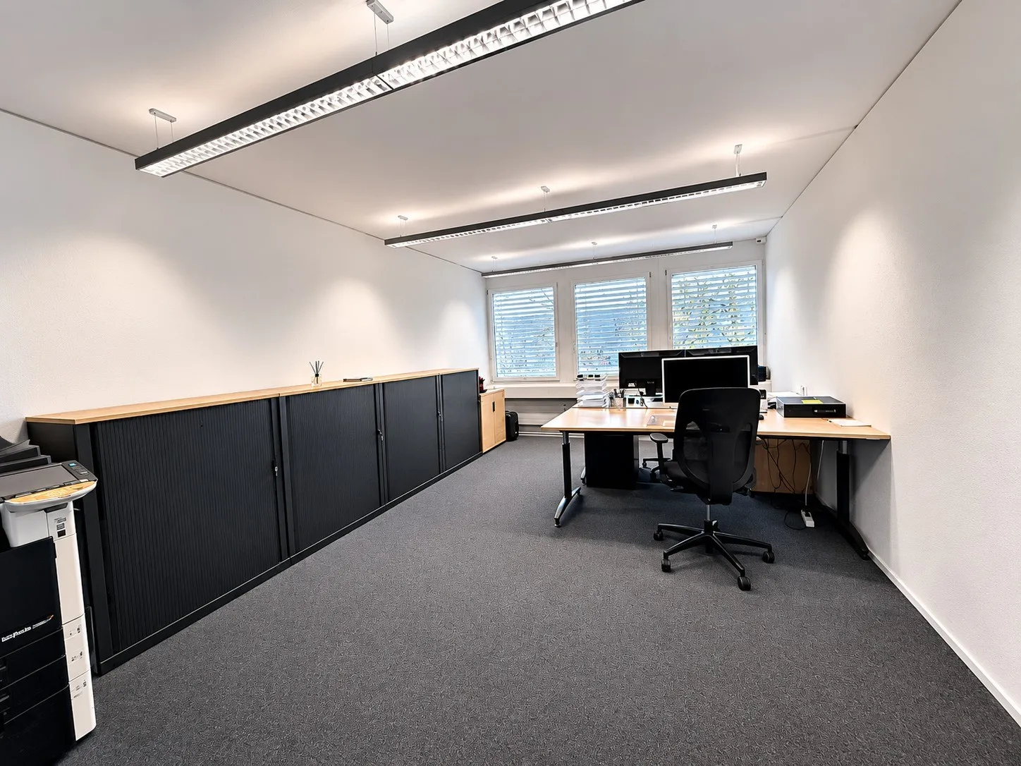 🏢 Modern Coworking Workspace | CHF 899/mo | Chamerstrasse 176 Zug | Available Now
