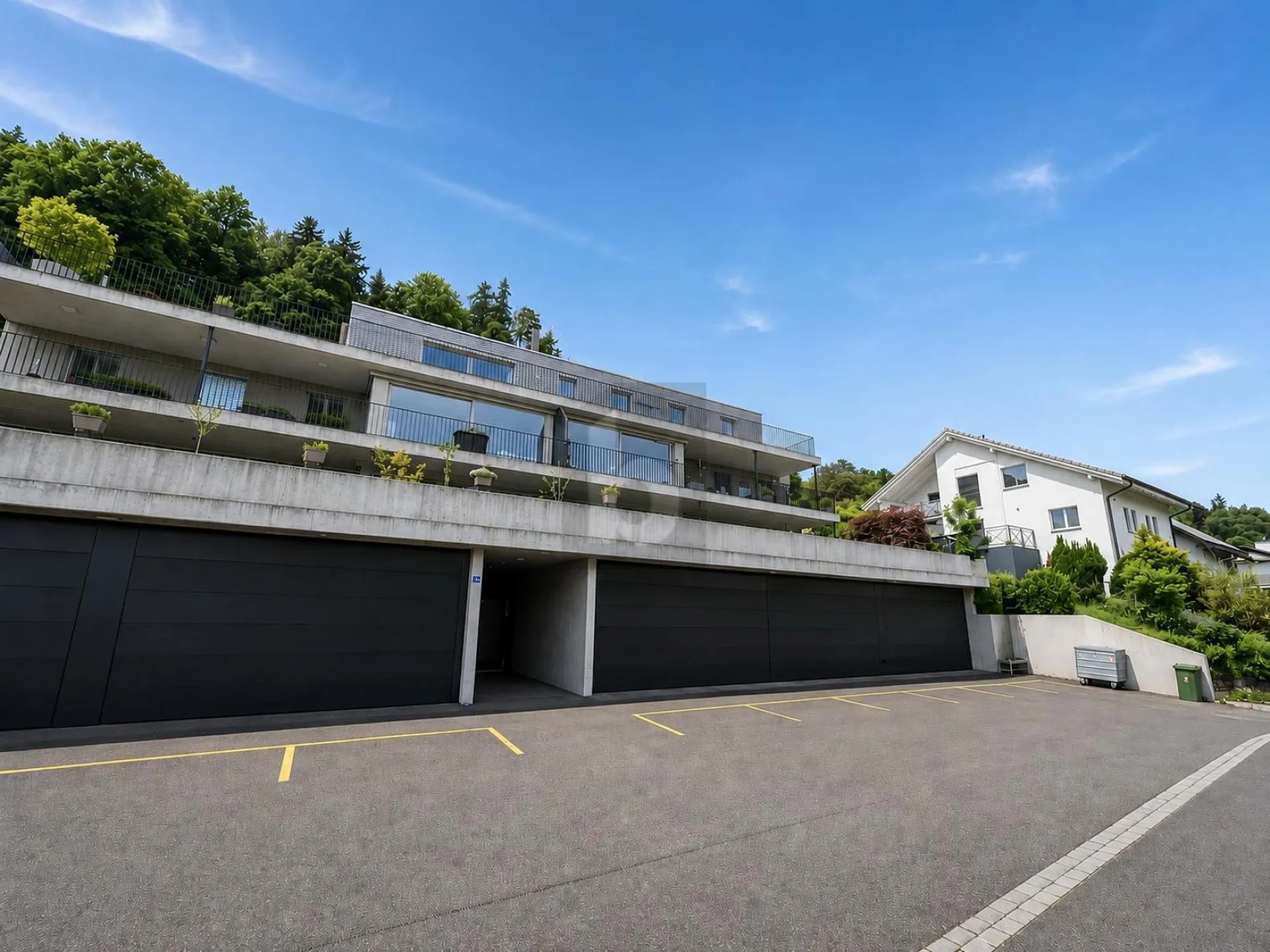 RUHIG, MODERN MIT SCHÖNER AUSSICHT