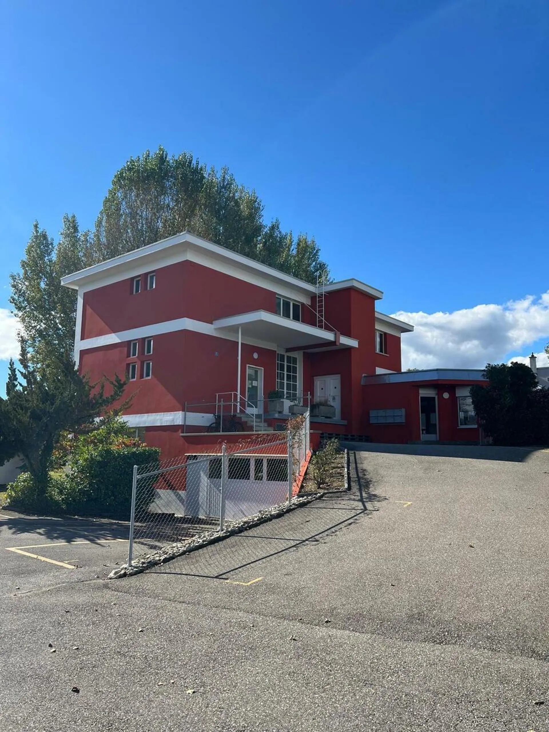 Local commercial en duplex de 275 m² - Disponible immédiatement