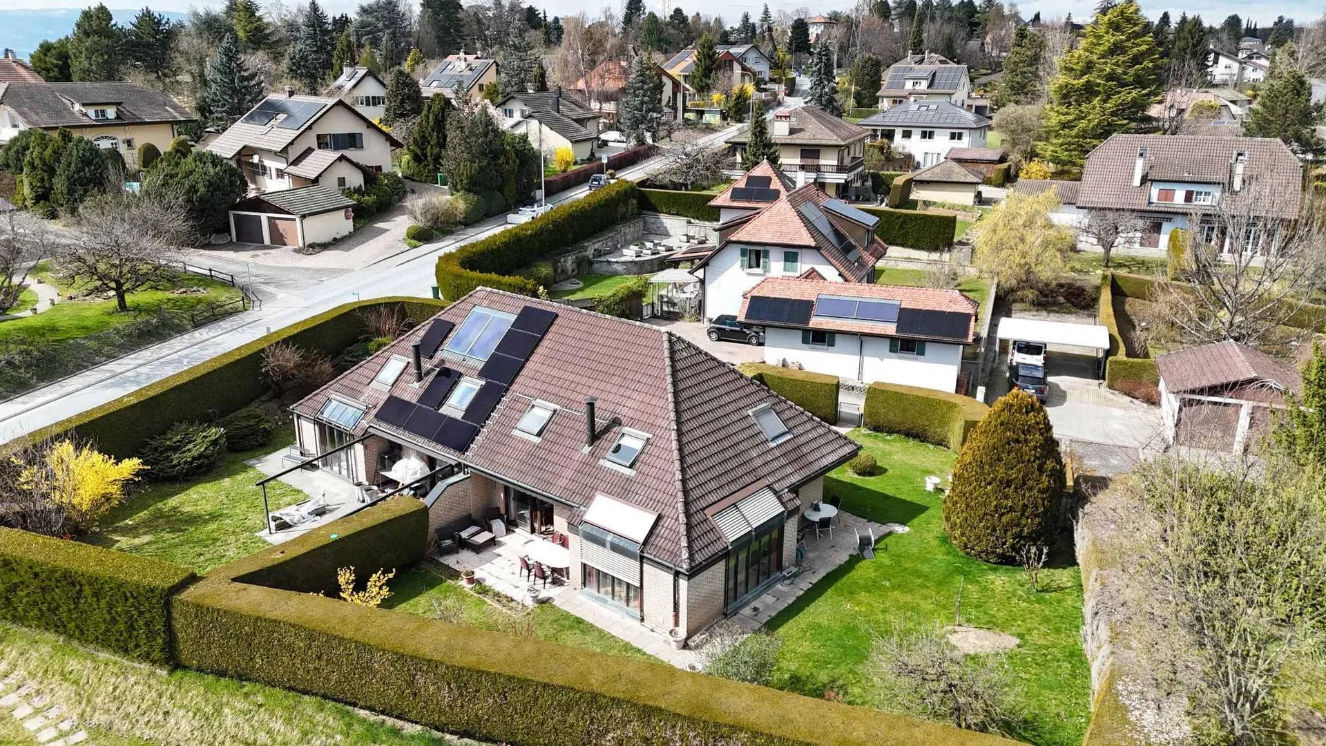 Villa mitoyenne de caractère avec jardin au Mont-sur-Lausanne