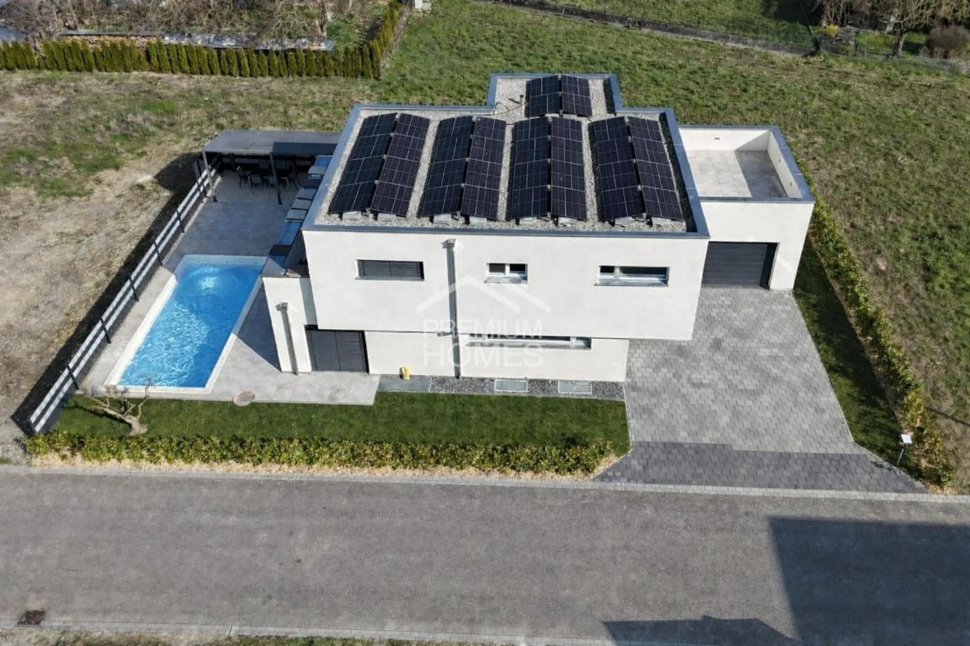Premium Wohnen mit Pool, Galerie und Sonnenterrasse