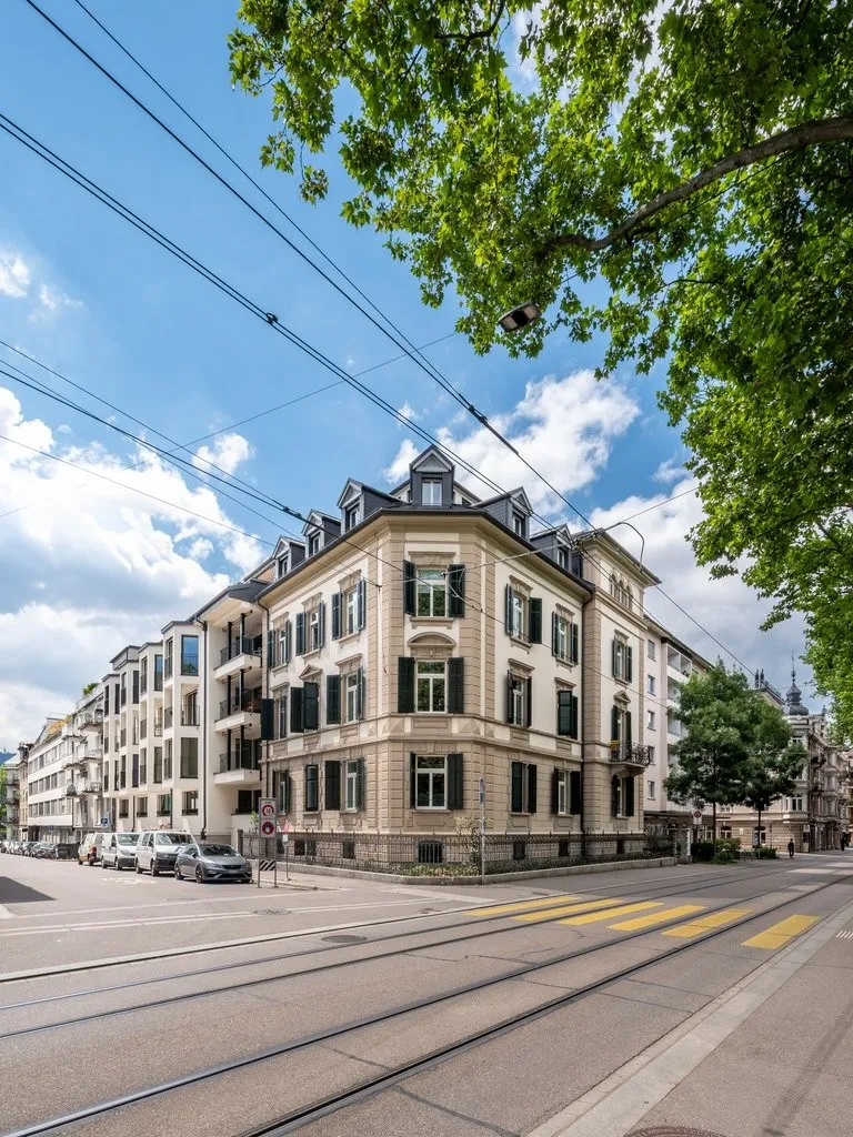 Wir vermieten einen Einstellplatz in Zürich