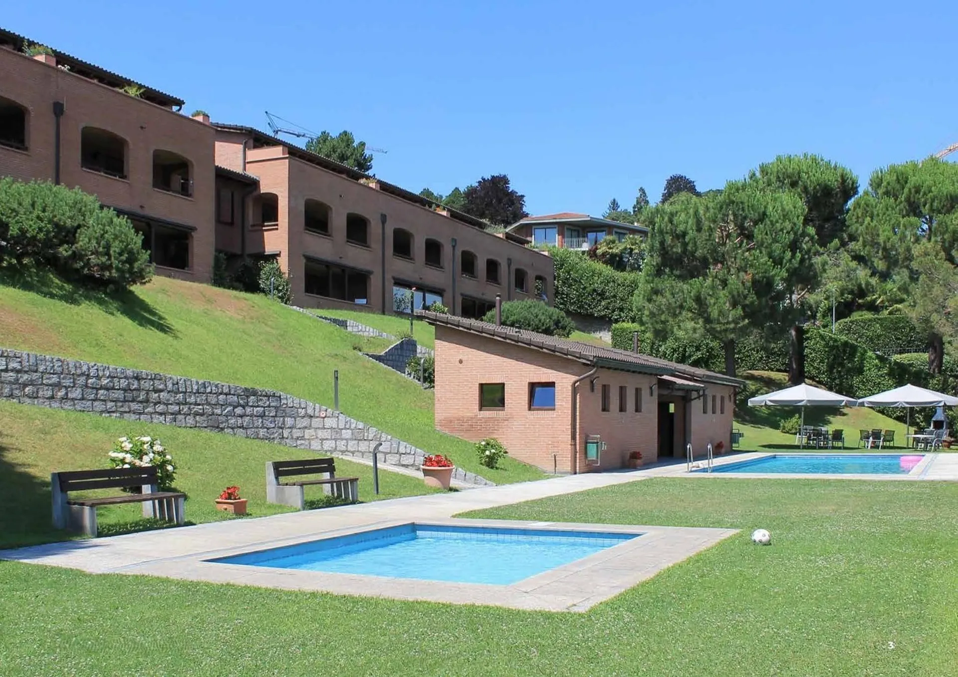 Savosa: Splendido appartamento 4.5 locali duplex con vista lago e piscina comune