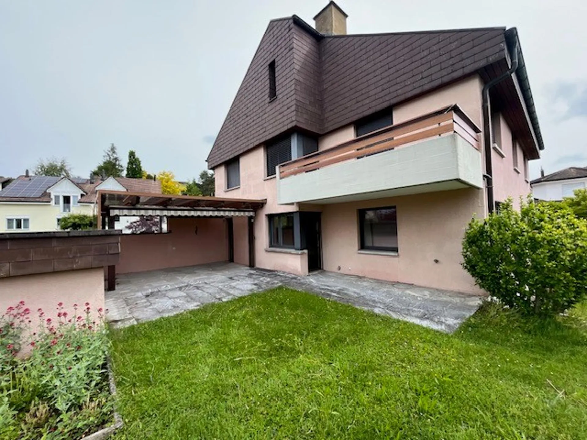 5.5-Zimmer-Doppeleinfamilienhaus an sonniger Lage in Rapperswil-Jona