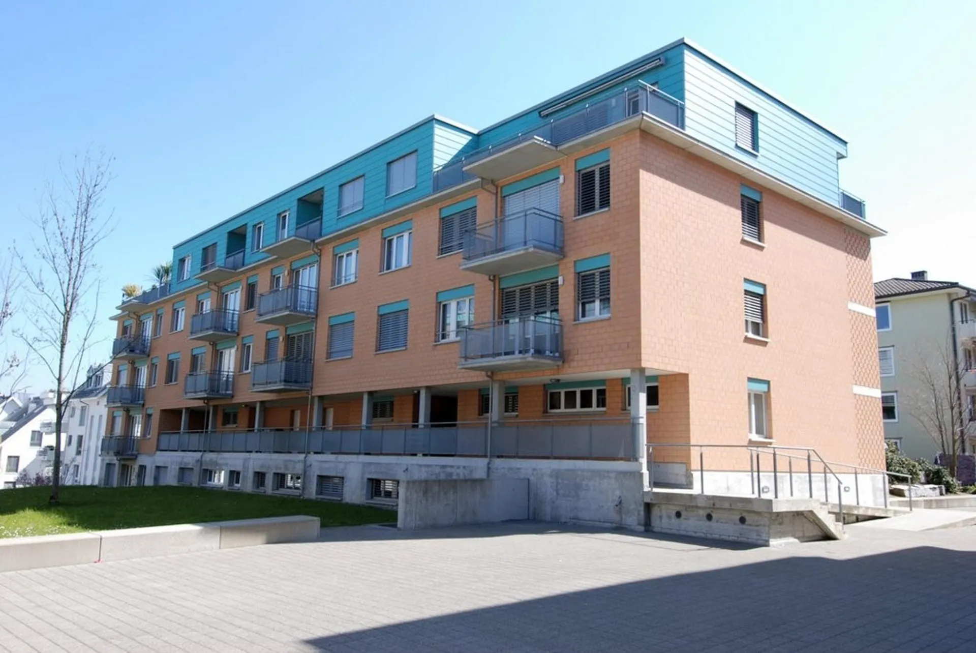 Sehr grosszügige 3.5 Zimmer-Wohnung im Zentrum von Horgen!