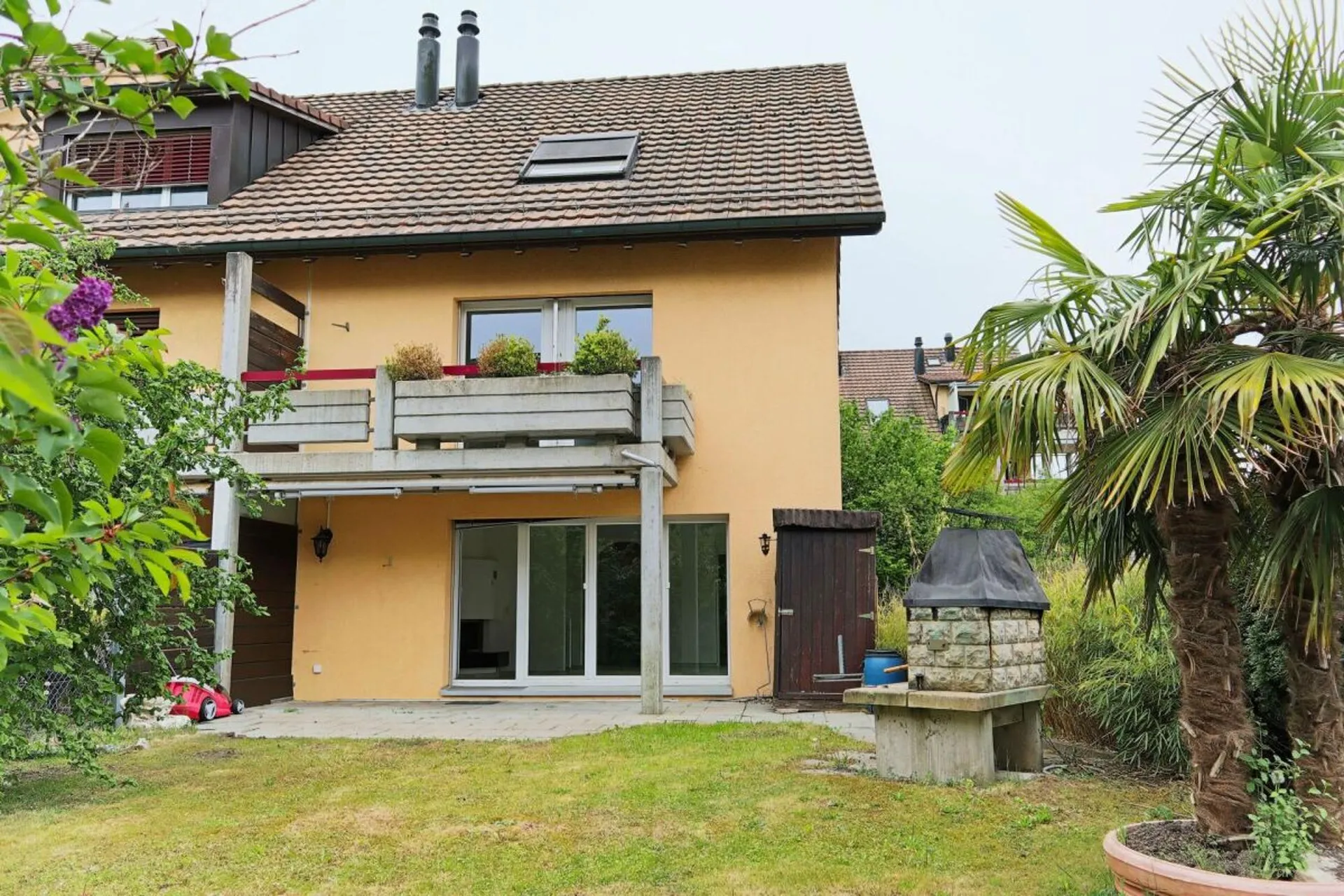 6.5-Zimmer-Eckhaus mit Garten in ruhiger und begehrter Naturlage