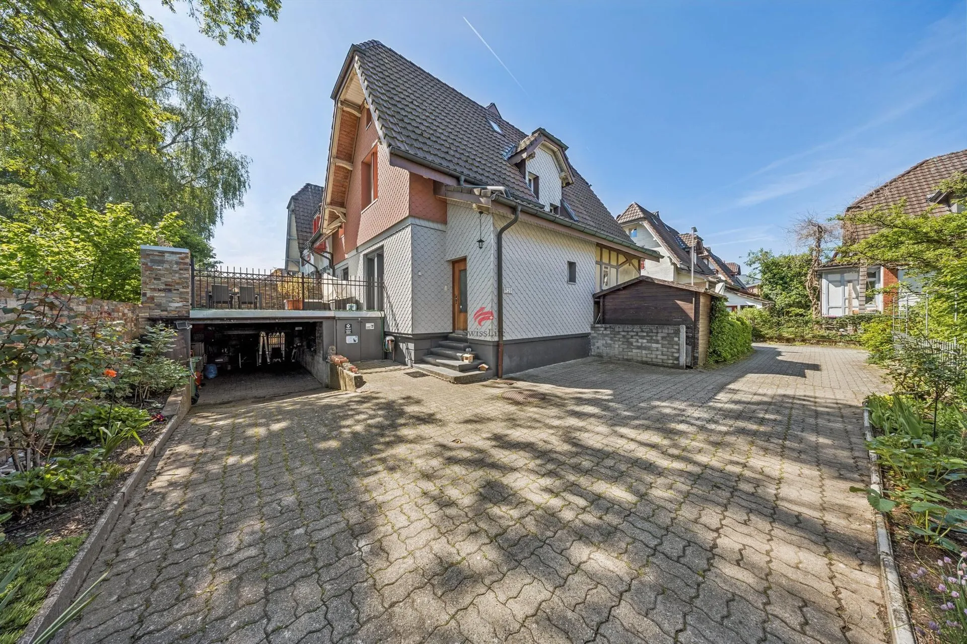 Top Lage für Familien - Schule und Kindergarten nebenan!