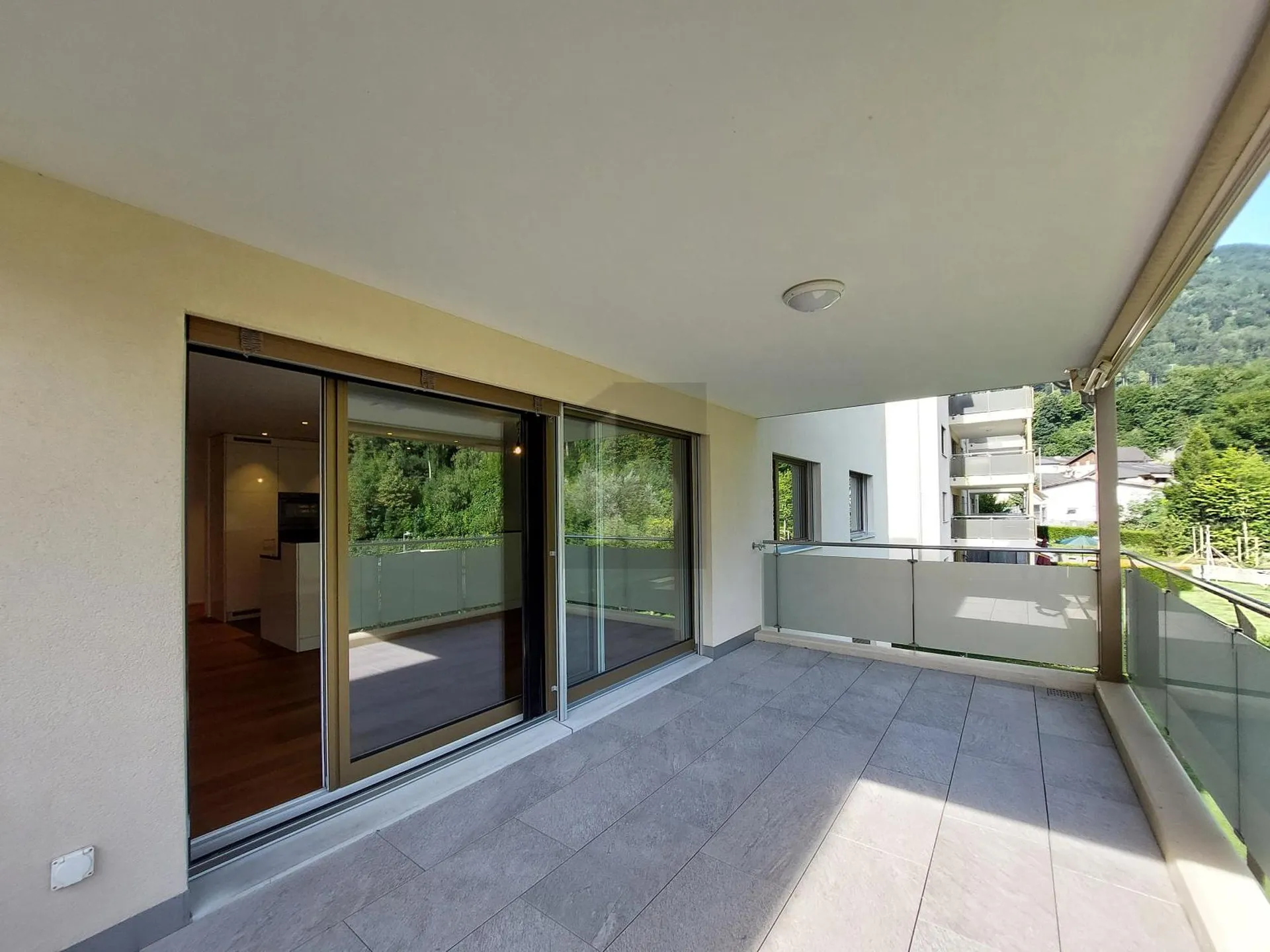 FAMILIENFREUNDLICH MIT GROSSER TERRASSE