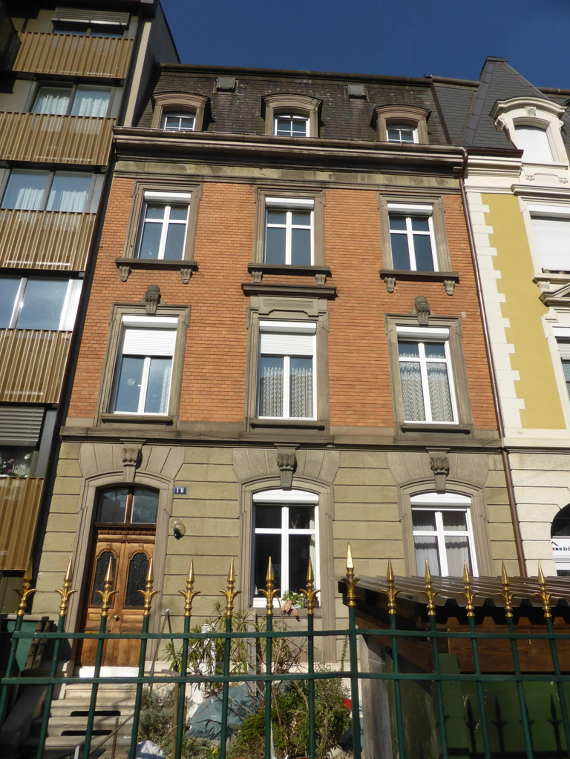 Charmante Altbauwohnung mit Balkon