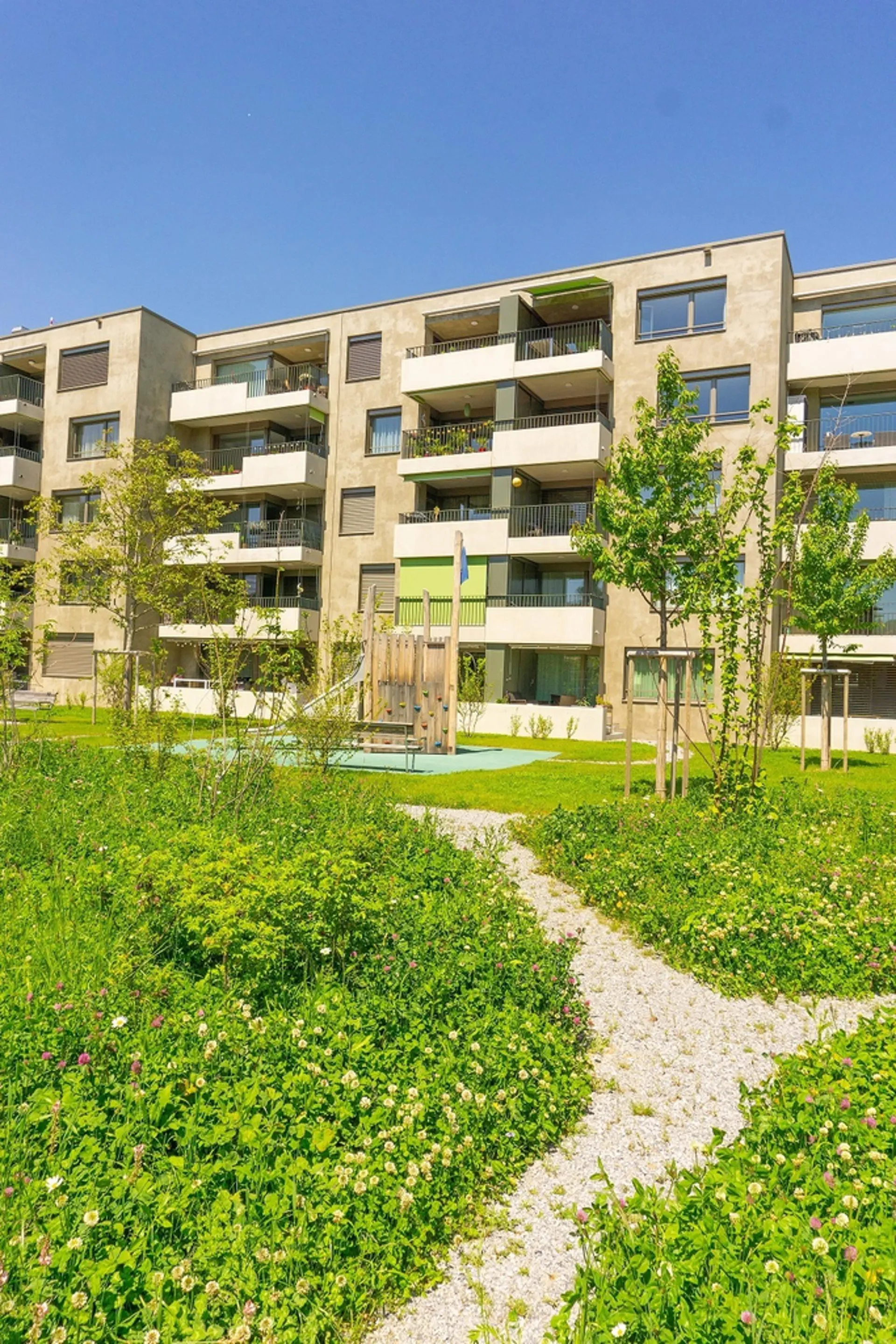 **moderne 3.5 ZWG**mit Gartensitzplatz**in der Wohnüberbauung zum Park