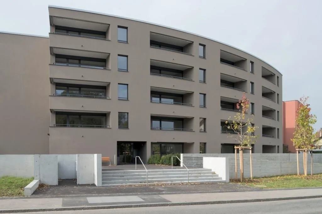Suchen Sie einen Einstellplatz?Per sofort verfügbar!