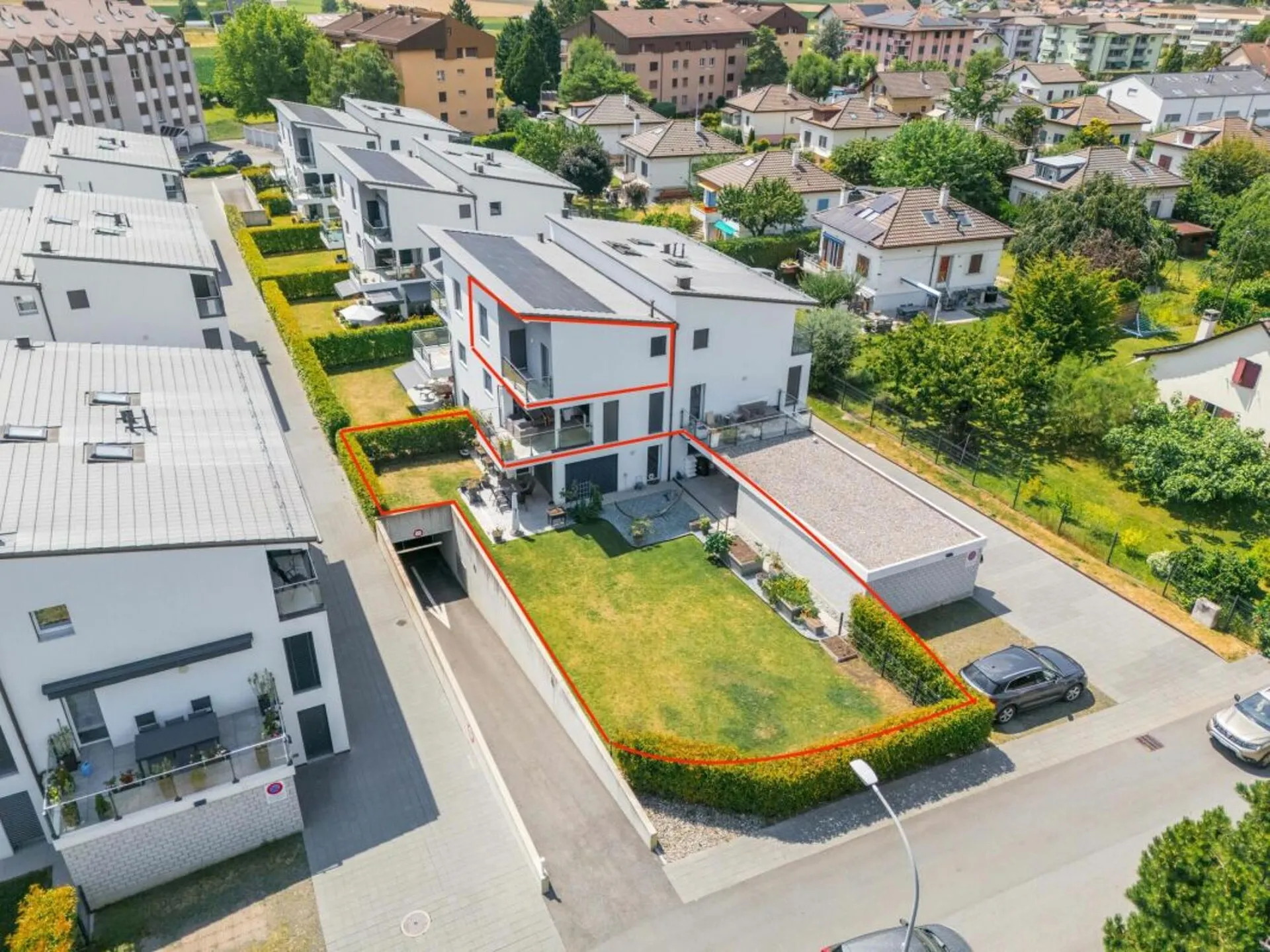 Magnifique duplex 4.5 pièces avec jardin, terrasses et place de parc souterraine incluse
