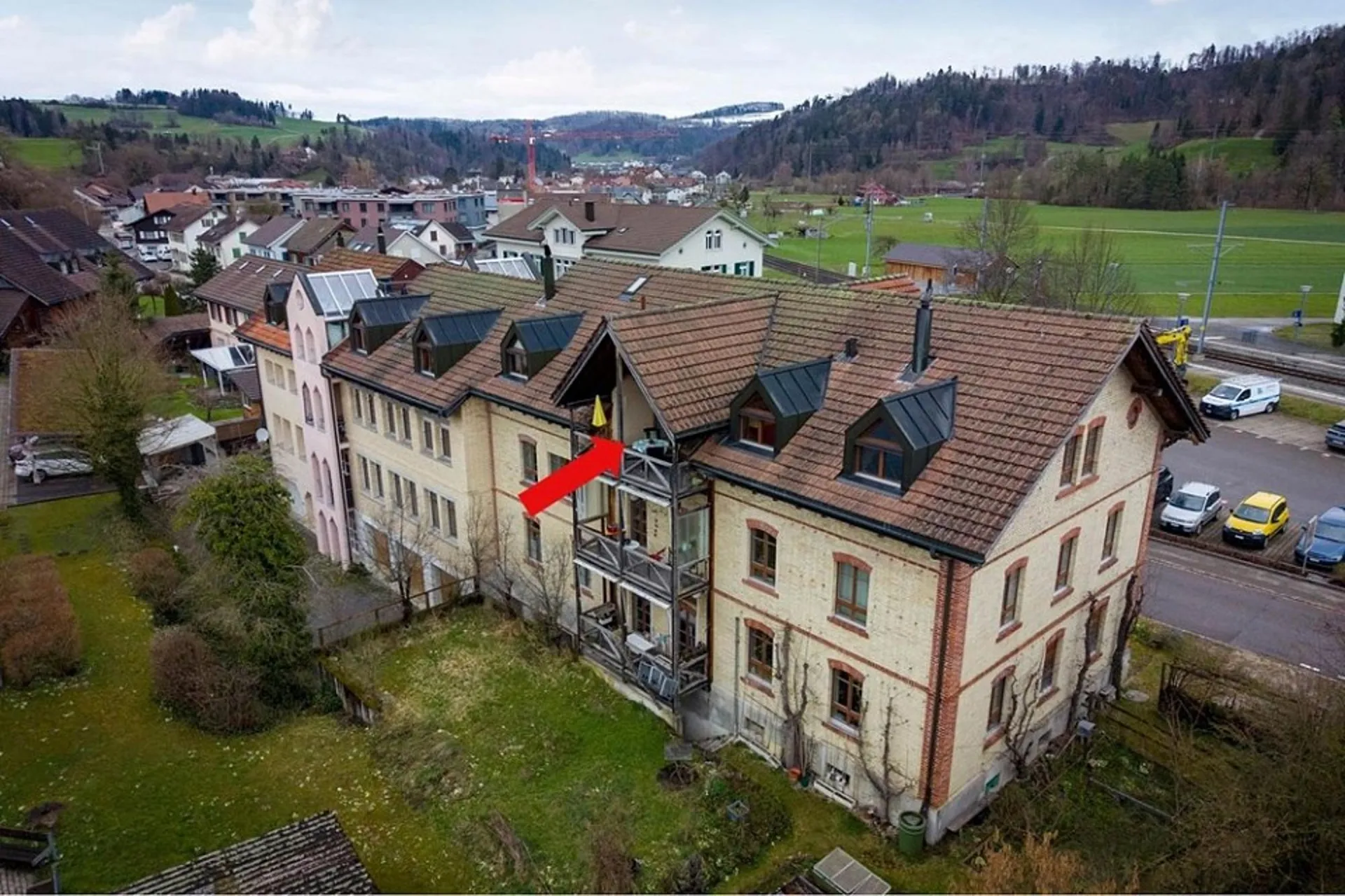Bijou Dachwohnung mit Atelier