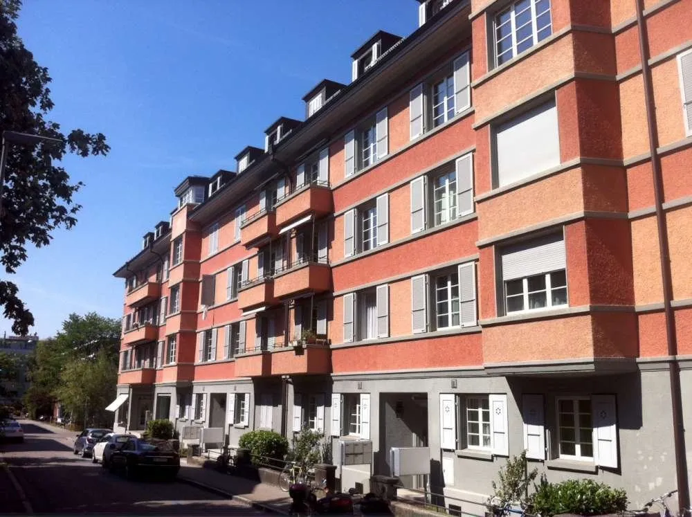 Helle Altbauwohnung in der Lorraine