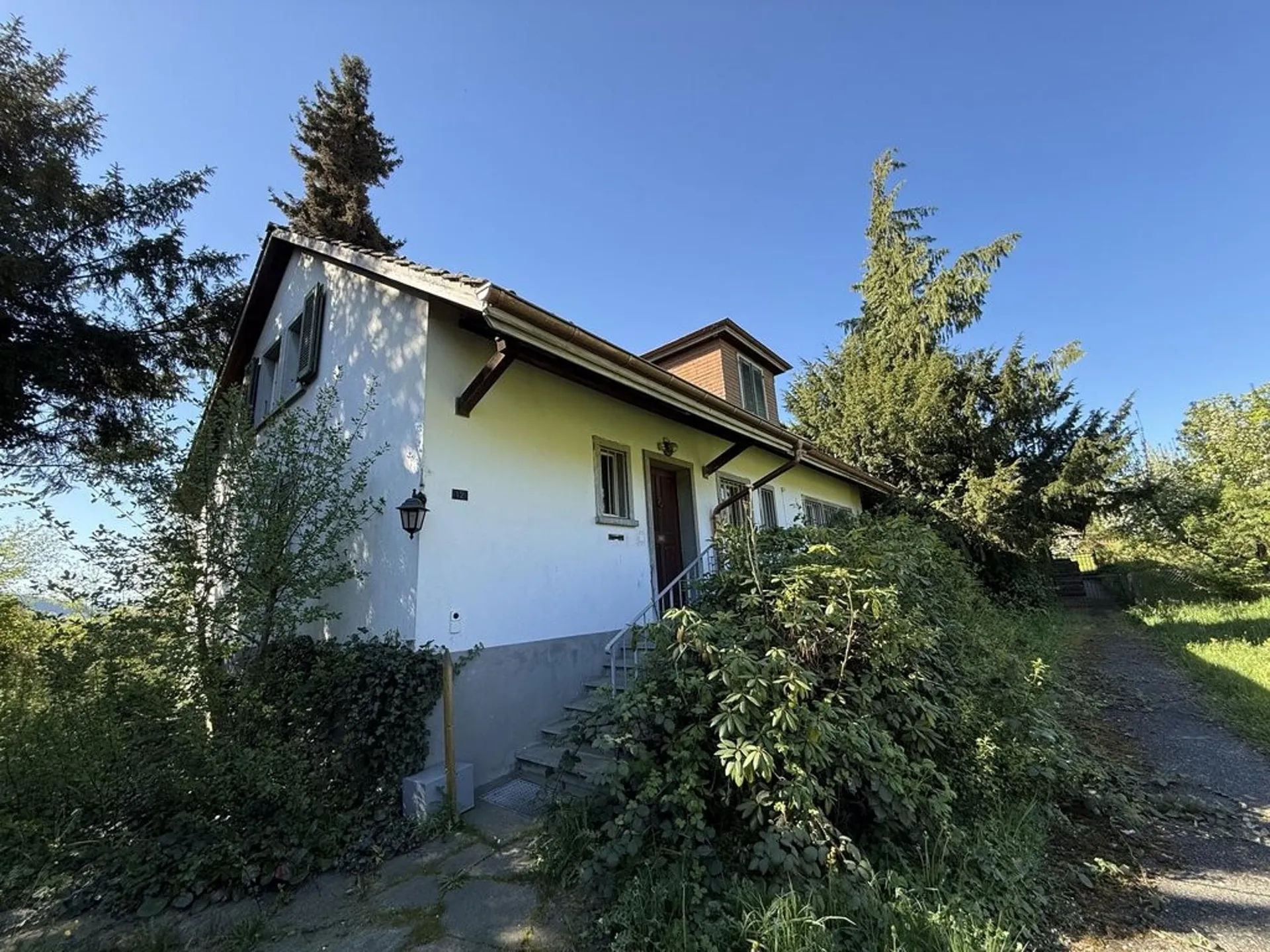 Einfamilienhaus mit Garten - viel Platz zum attraktiven Mietzins