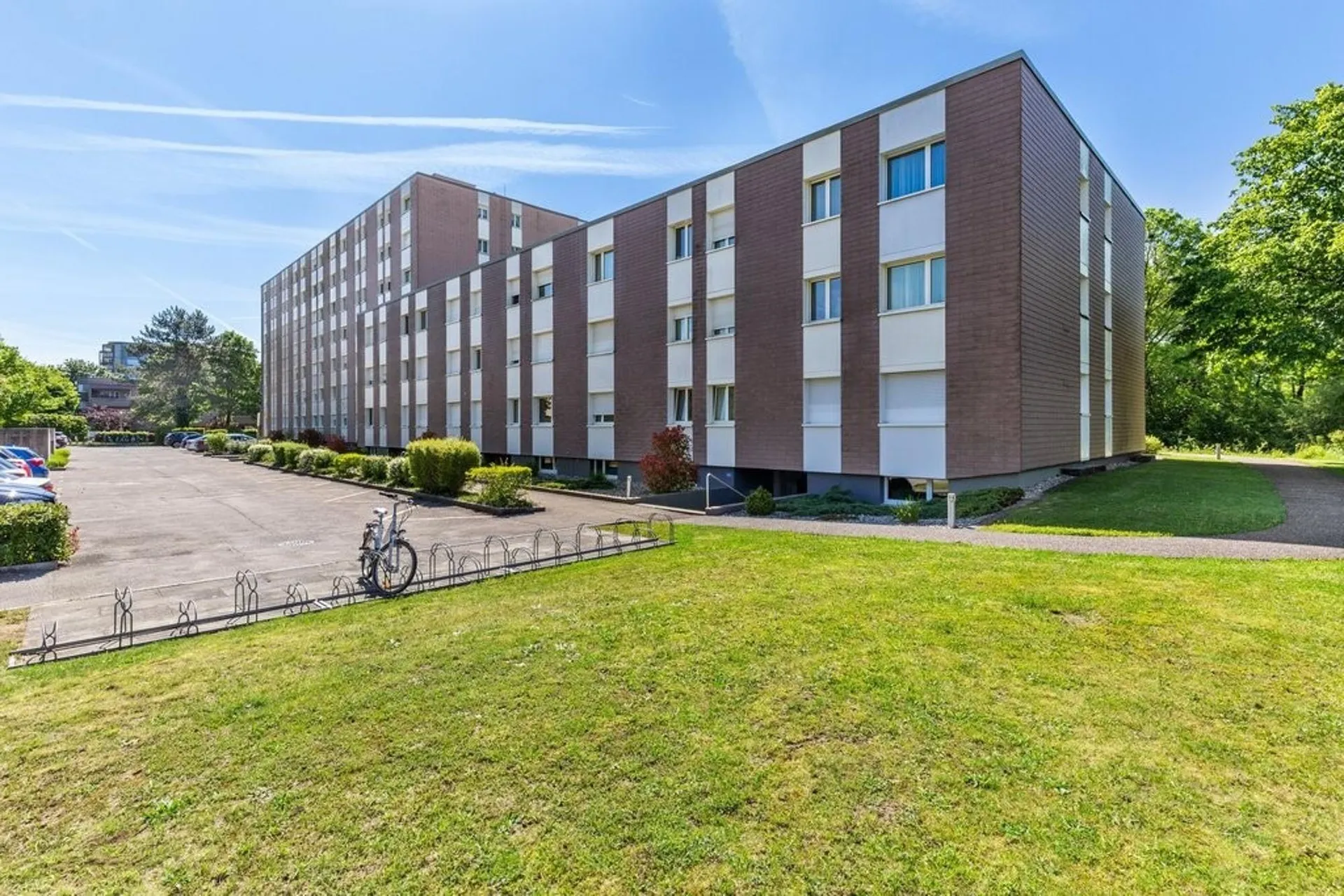 Attraktive 3.5-Zimmer-Wohnung mit moderner Küche und Blick ins Grüne