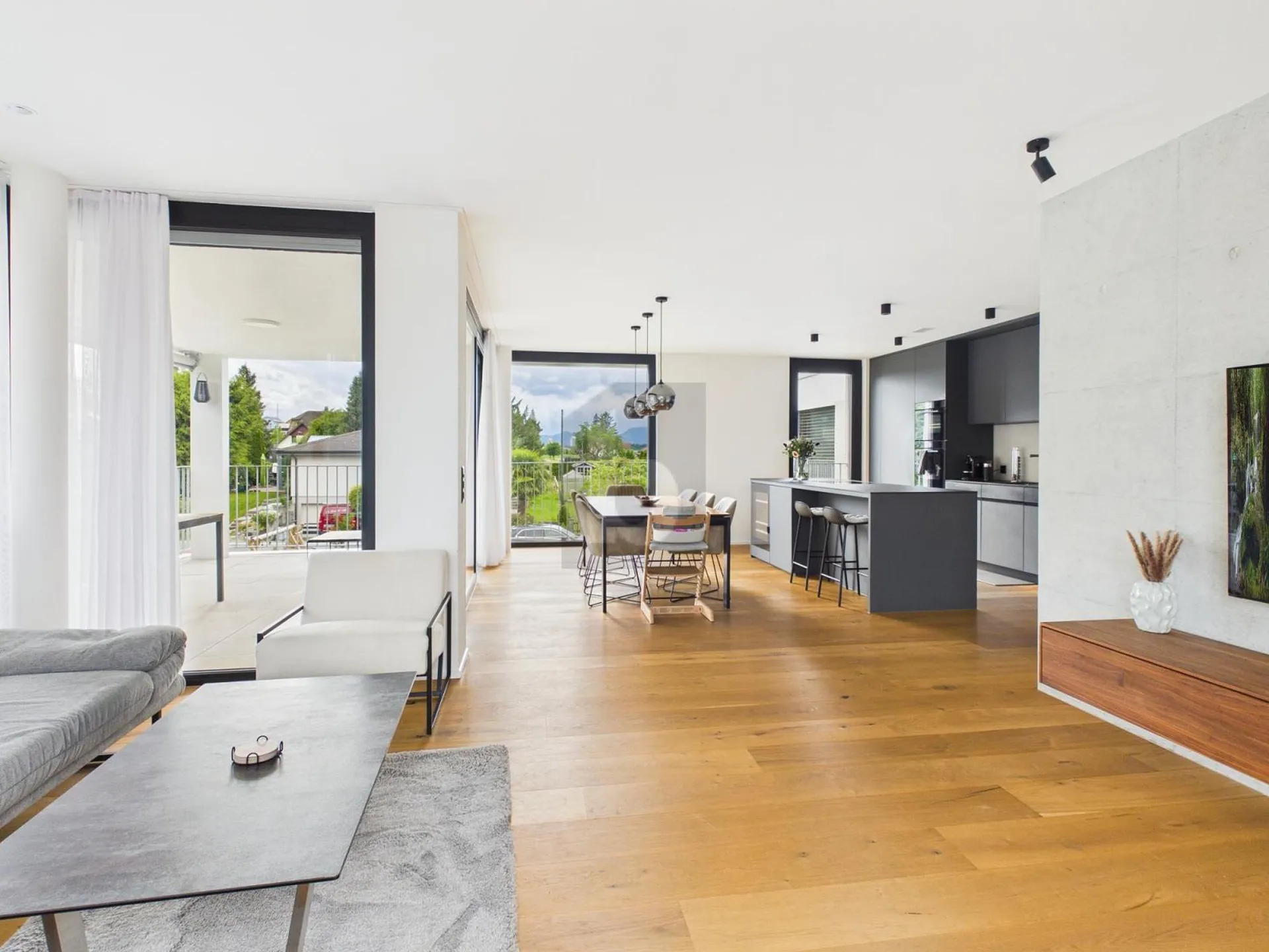 ARCHITEKTEN-DESIGN - NEUWERTIG MIT ZWEI BALKONEN