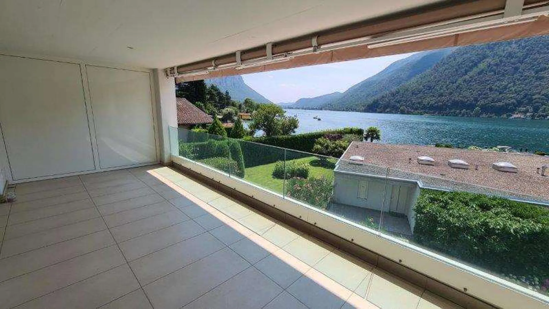 MELANO: SPLENDIDO 2.5 LOC. VISTA LAGO CON TERRAZZA