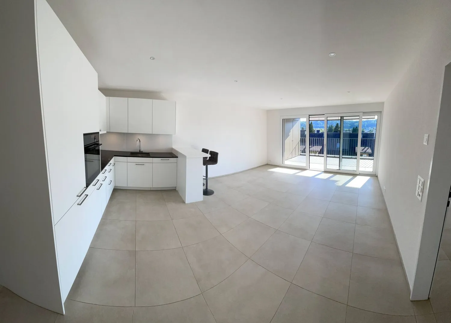 Modern 2.5-Room Apartment with Balcony & Mountain Views in Urdorf