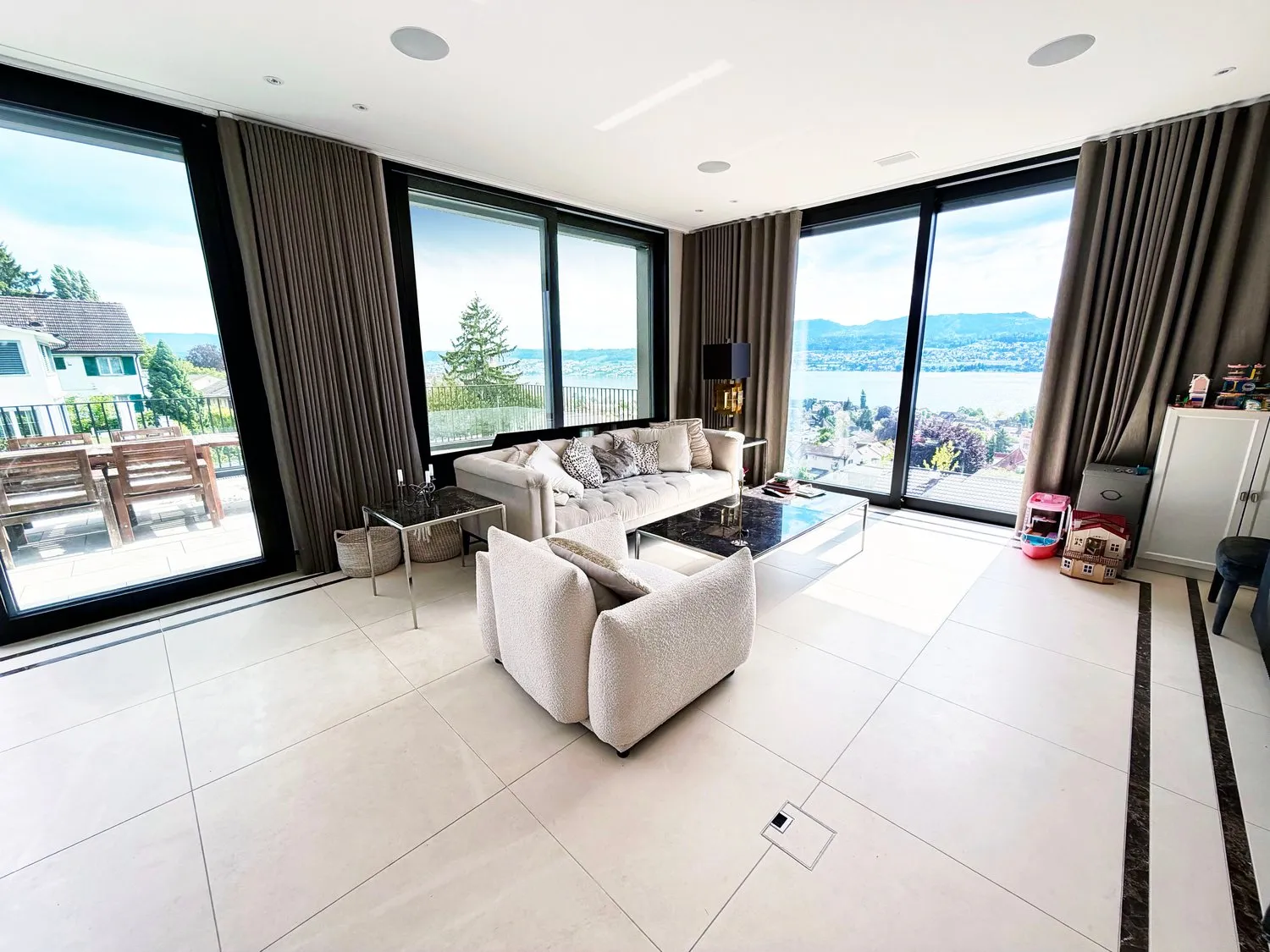 TOP PENTHOUSE • ERLENBACH