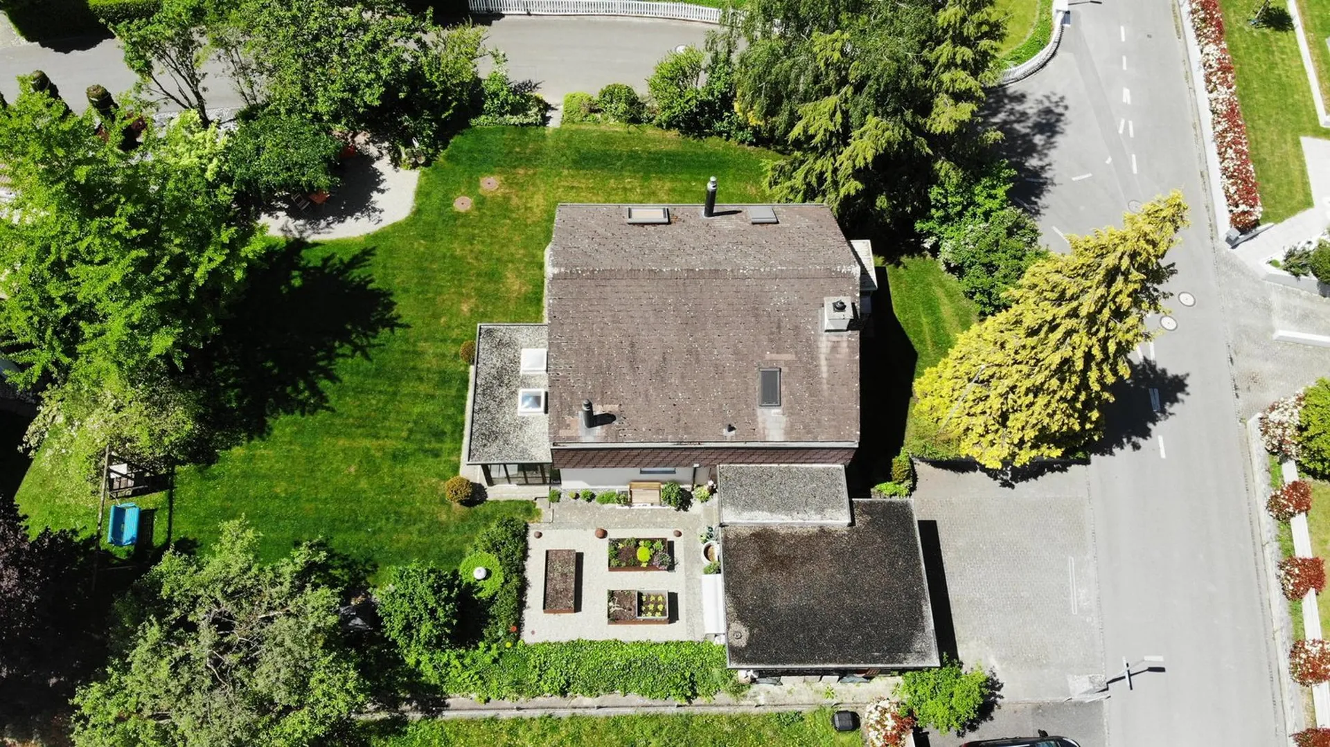 WOHNPARADIES - Einfamilienhaus mit grosszügigem Garten an ruhiger und sonniger Lage
