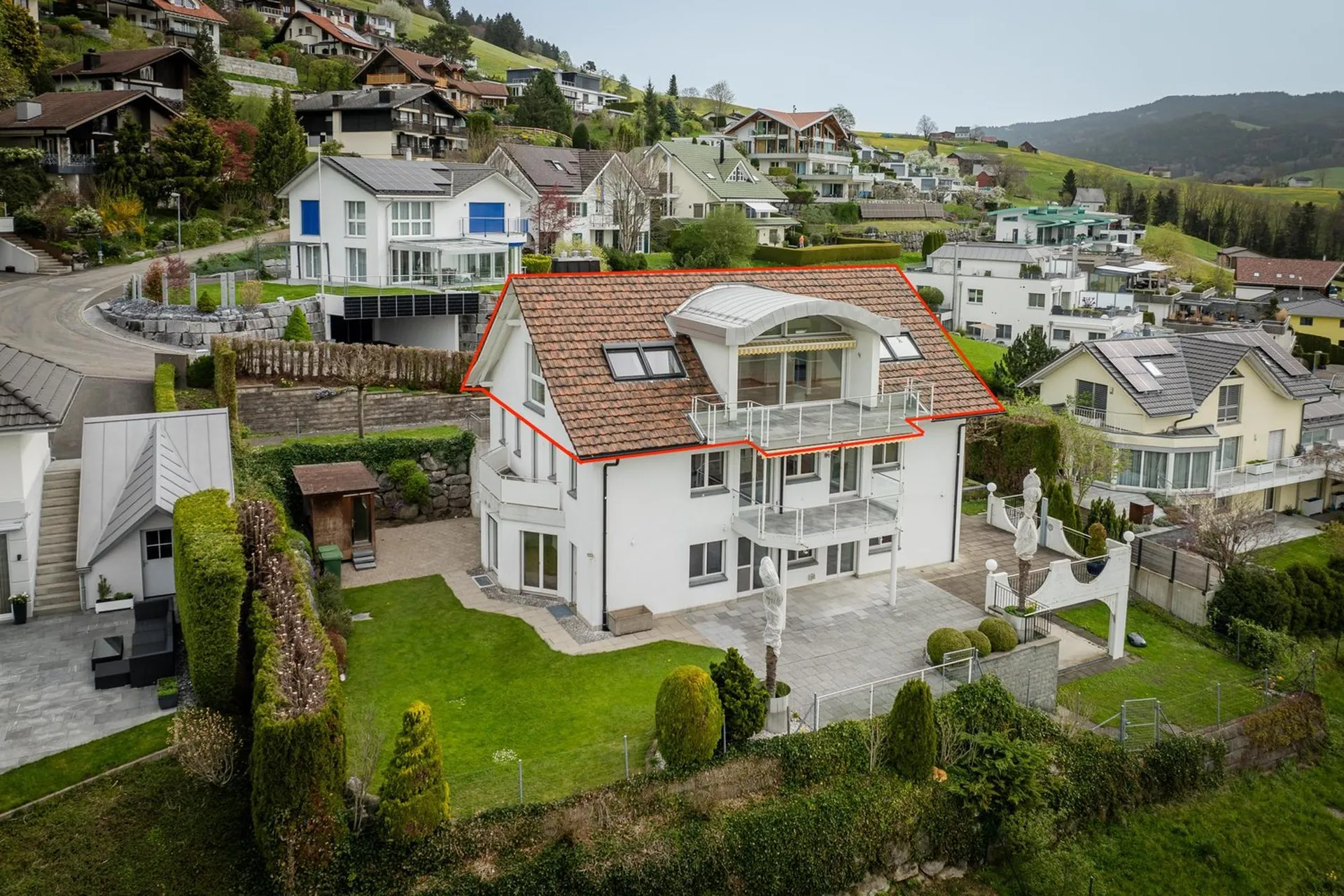 Loft-Dachwohnung mit atemberaubender Aussicht!