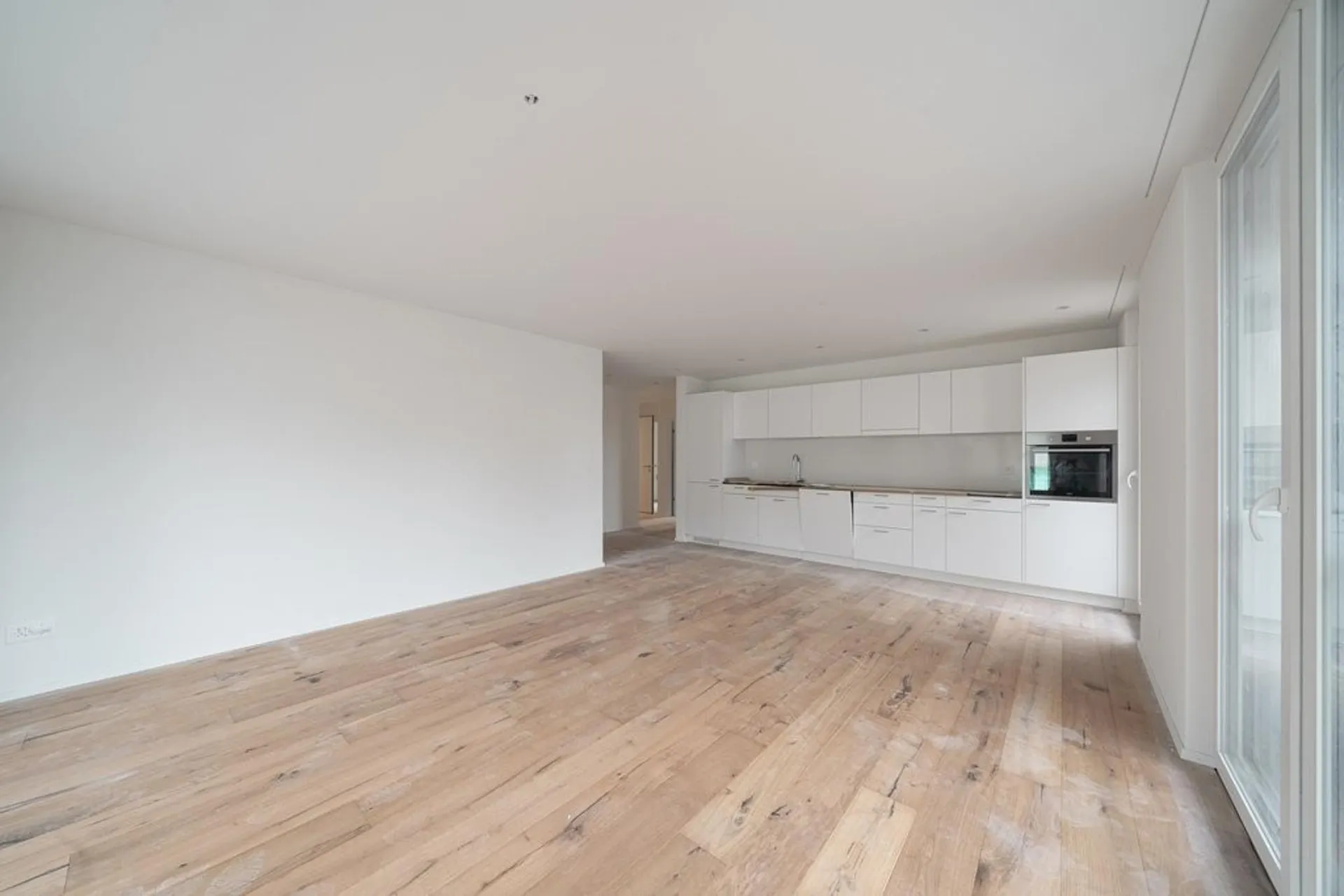 MODERNE WOHNUNG ZU VERMIETEN