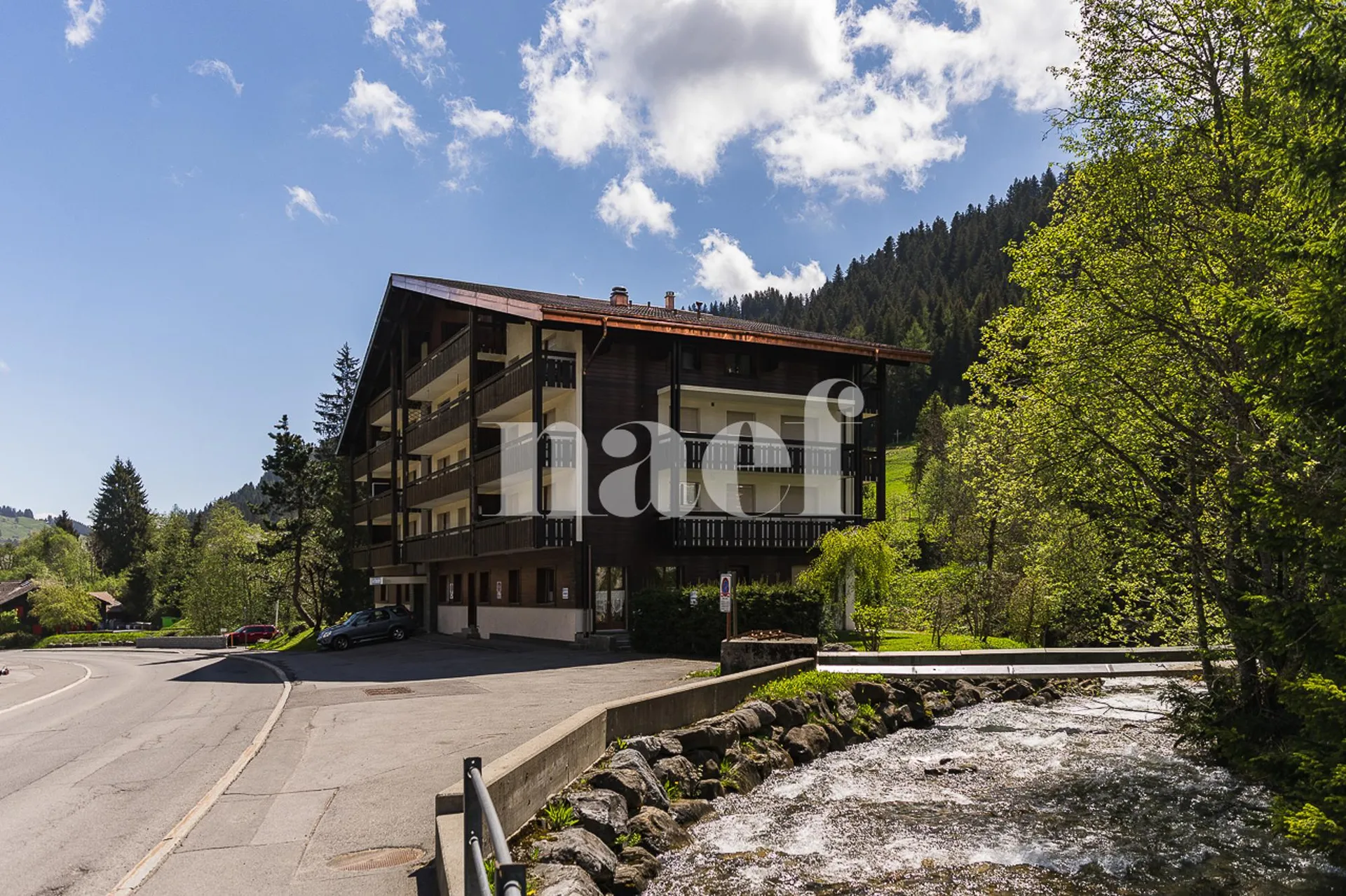 Studio à vendre au centre du village et à proximité immédiate des pistes