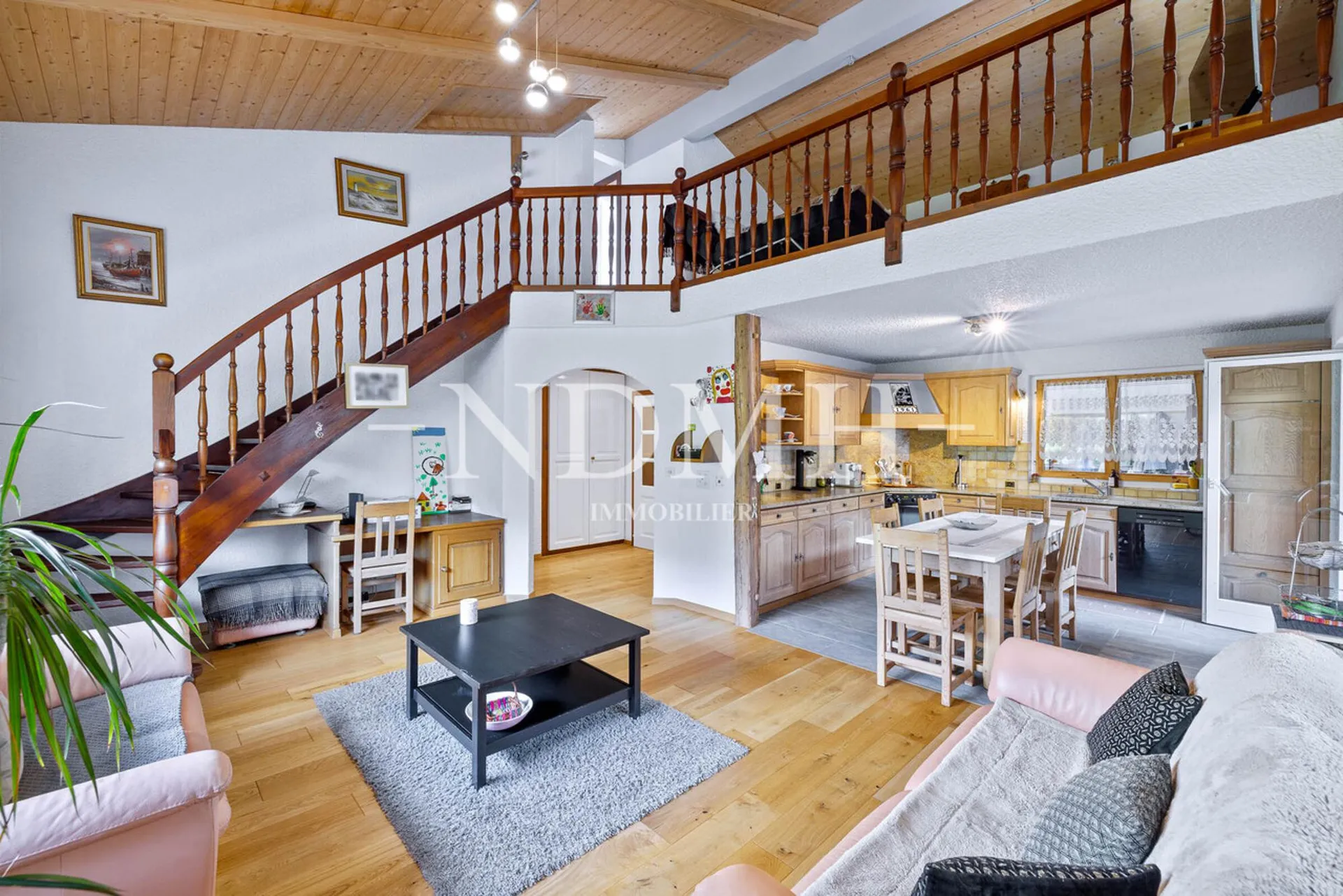 Spacieuse villa aux volumes généreux, avec garage et atelier de 137 m²