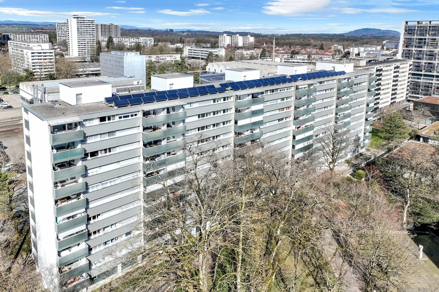 Moderne 4.5 Zimmerwohnung mit Loggia am Bahnhof Bümpliz Nord