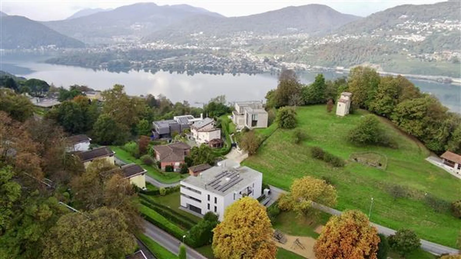 Montagnola: Penthouse mit 4.5 Zimmern