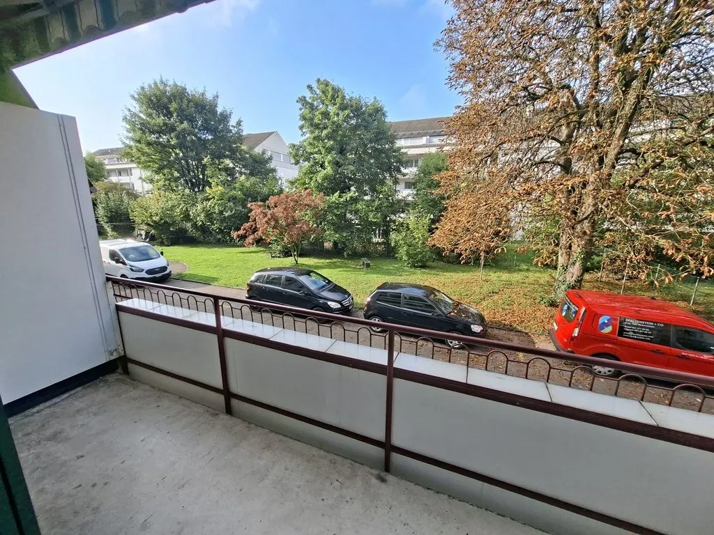 Zentrale 2-Zimmer Wohnung im Hochparterre mit Balkon