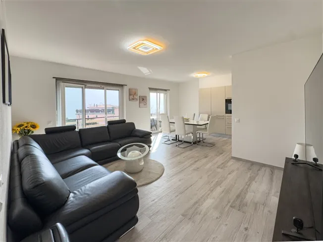 3,5-Zimmer-Wohnung mit teilweisen Seeblick in Melide