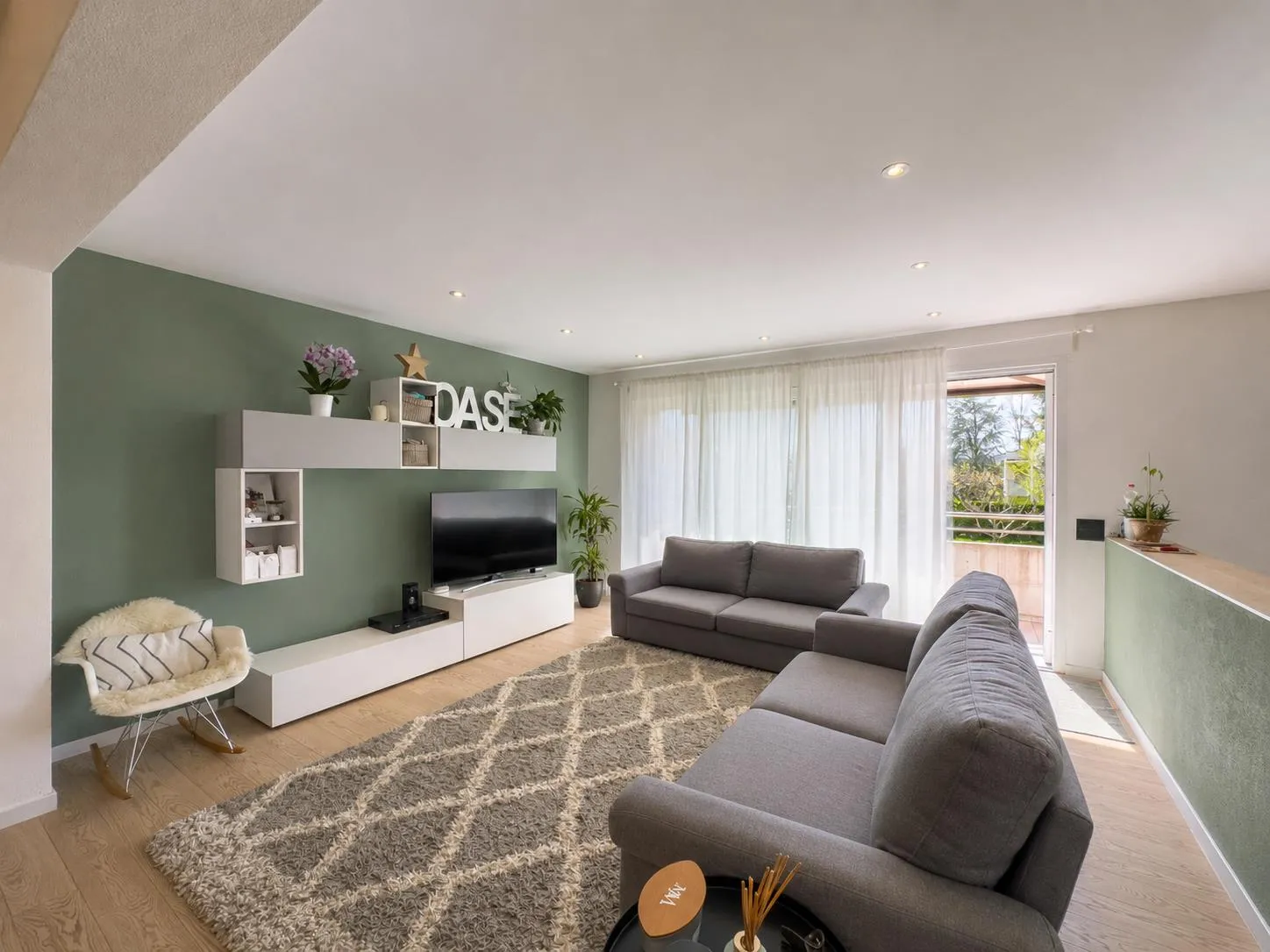 Casa bifamiliare con grande giardino a Morbio Inferiore