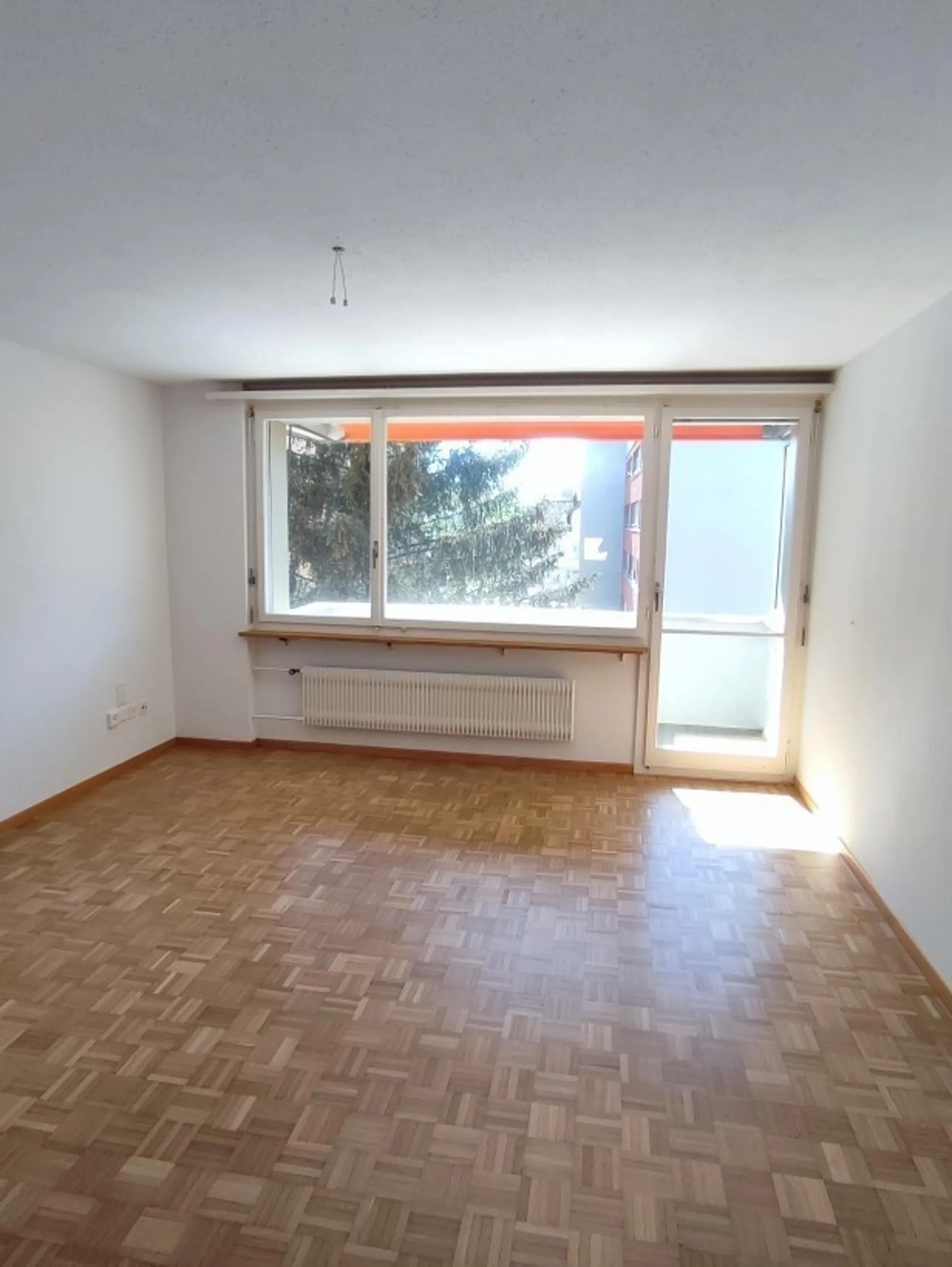 Zentrale Lage - mit Blick ins Grüne!