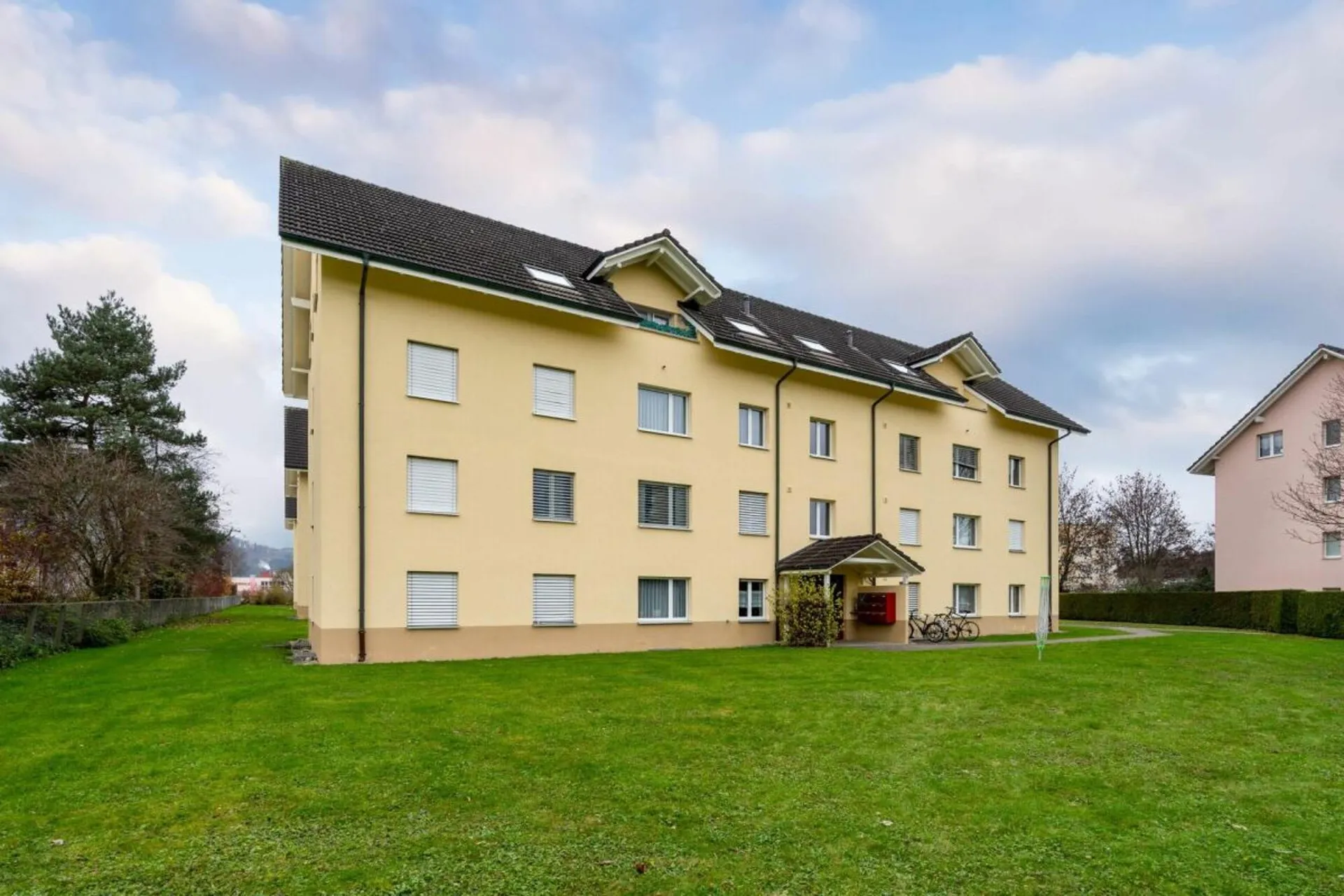 Attraktive 2.5-Zimmer-Wohnung mit Balkon in Sulgen
