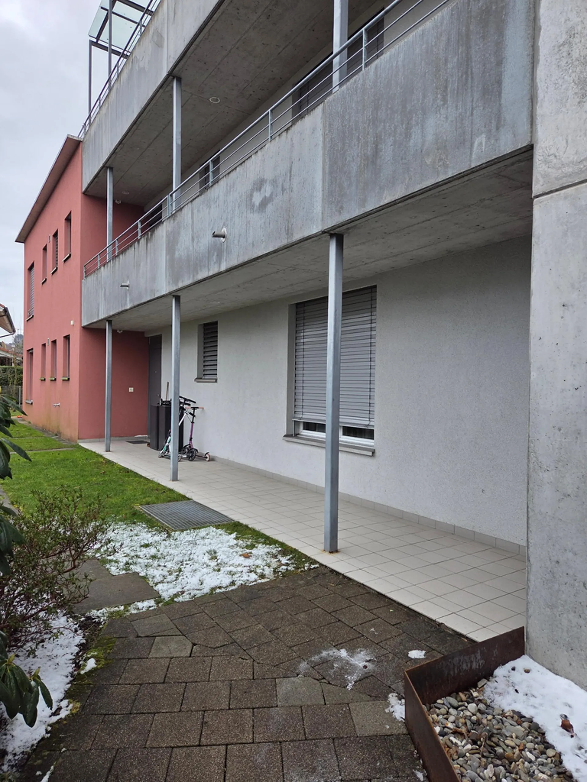 Familienfreundliche 4.5-Zimmer-Wohnung mit Garten & Wintergarten
