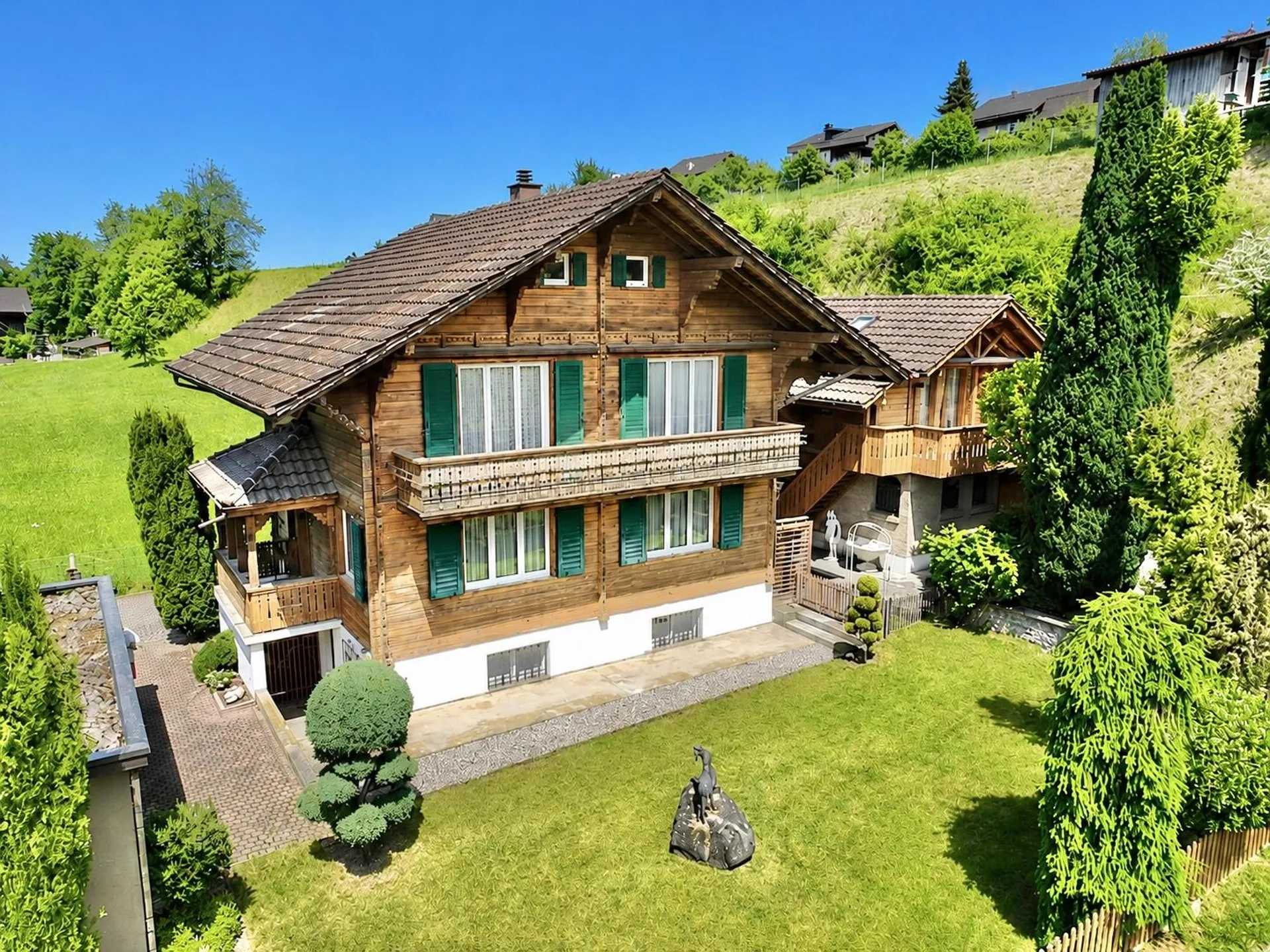 Charmantes Landhaus mit Stallungen, Nebengebäude und Entwicklungspotenzial